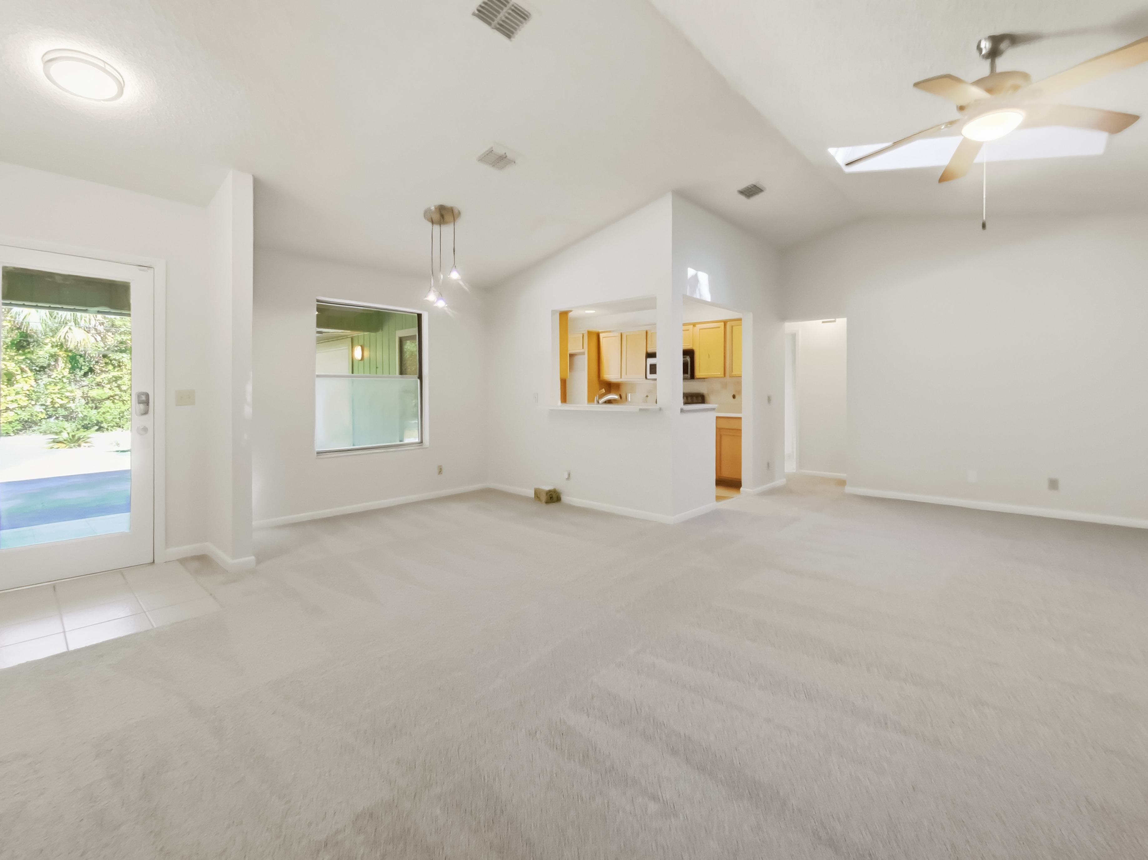 Photo 8 of 22 of 2440 Deloach Ln, Jacksonville, FL