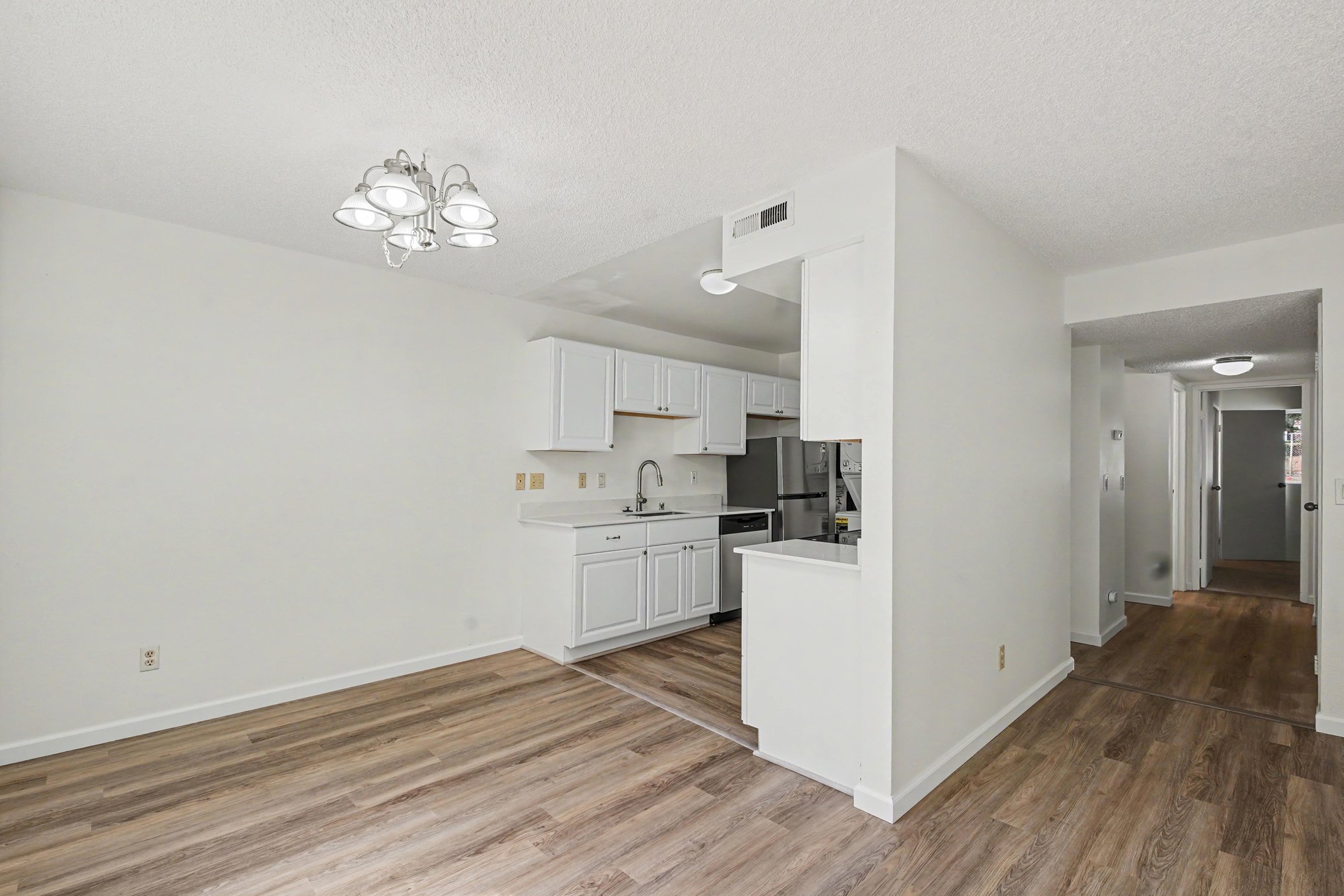 Photo 9 of 16 of 14148 74th Pl NE, Kirkland, WA