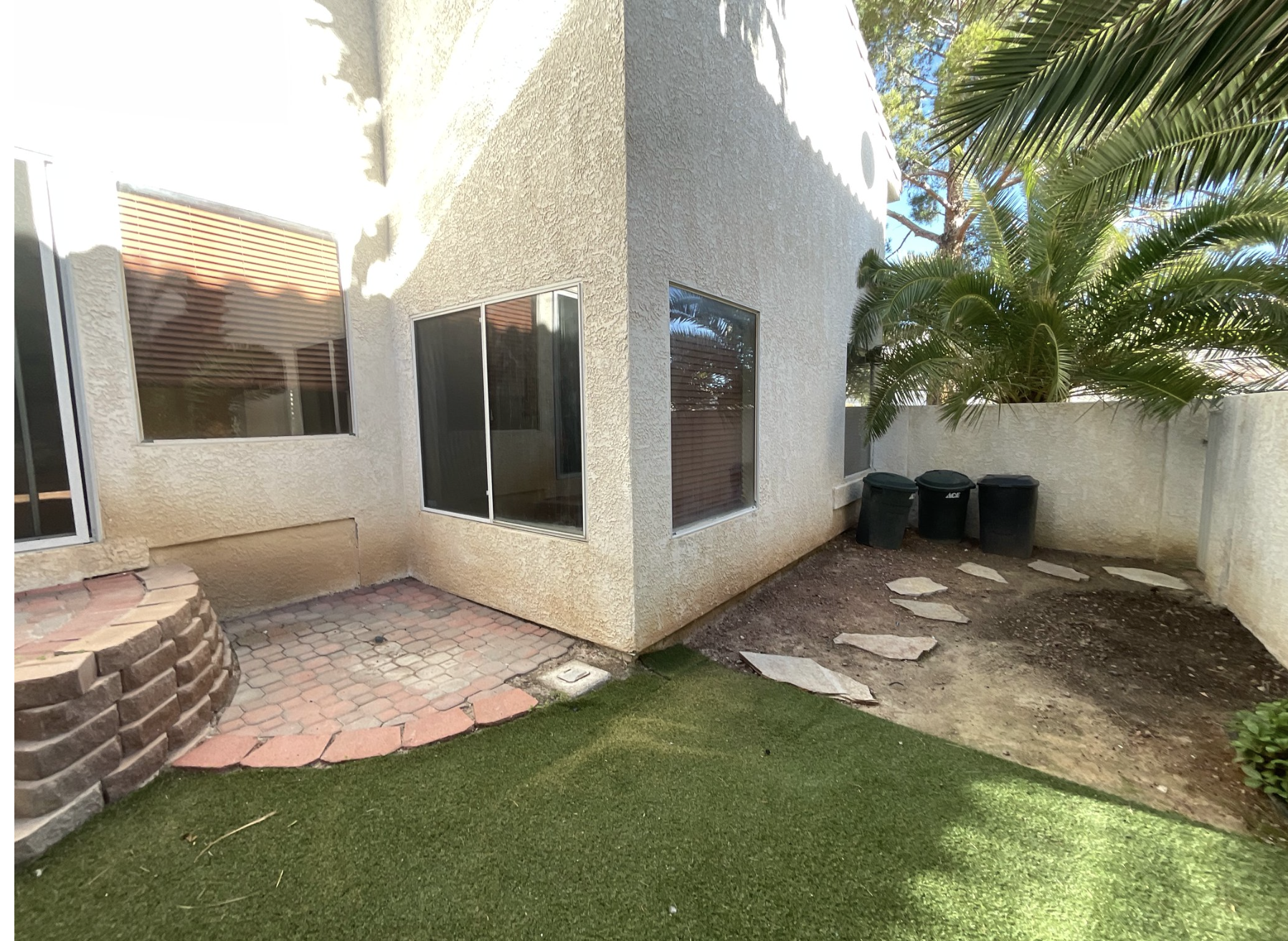 Photo 5 of 24 of 3431 White Mission Dr, Las Vegas, NV