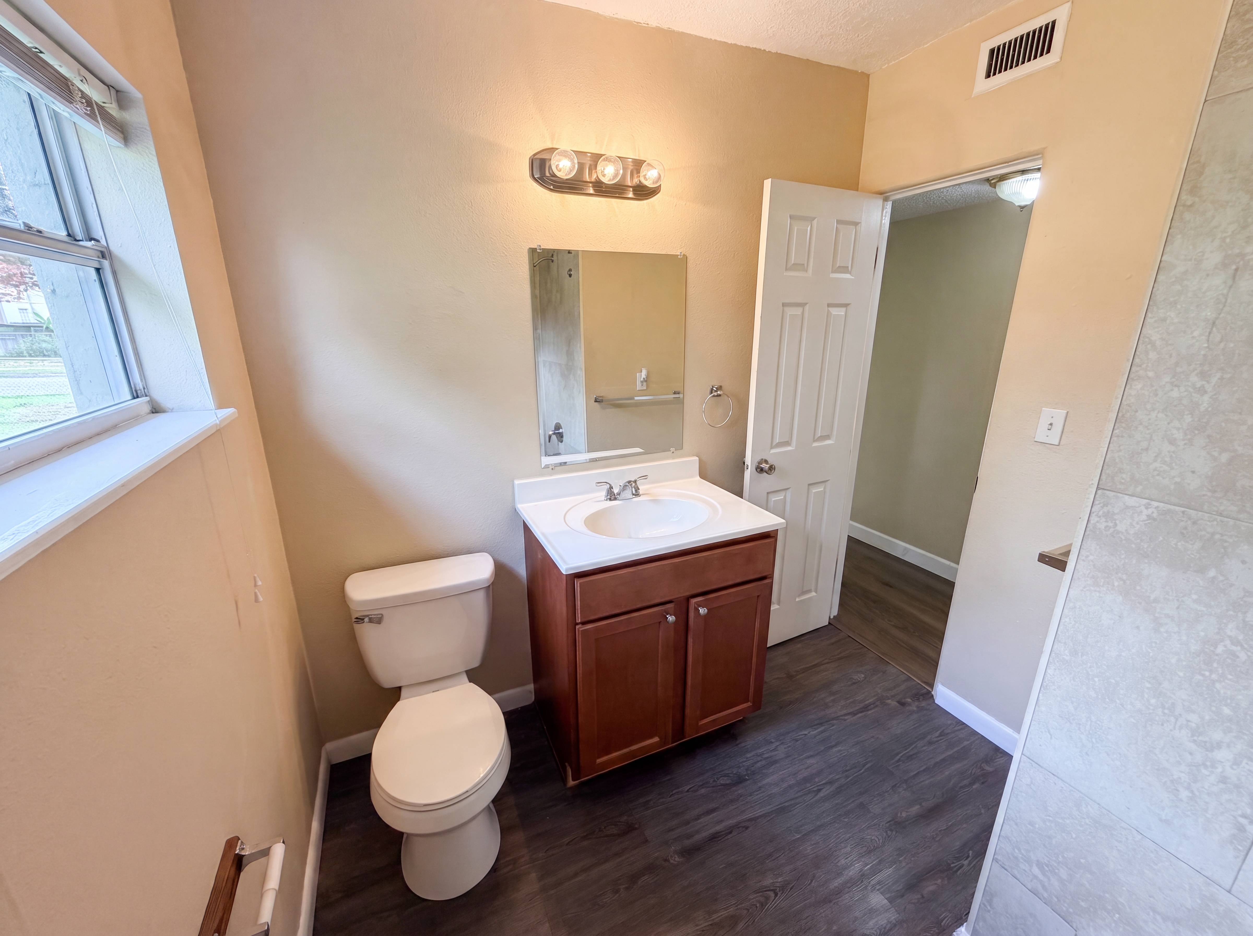 Photo 23 of 25 of 702 S Solandra Dr, Orlando, FL