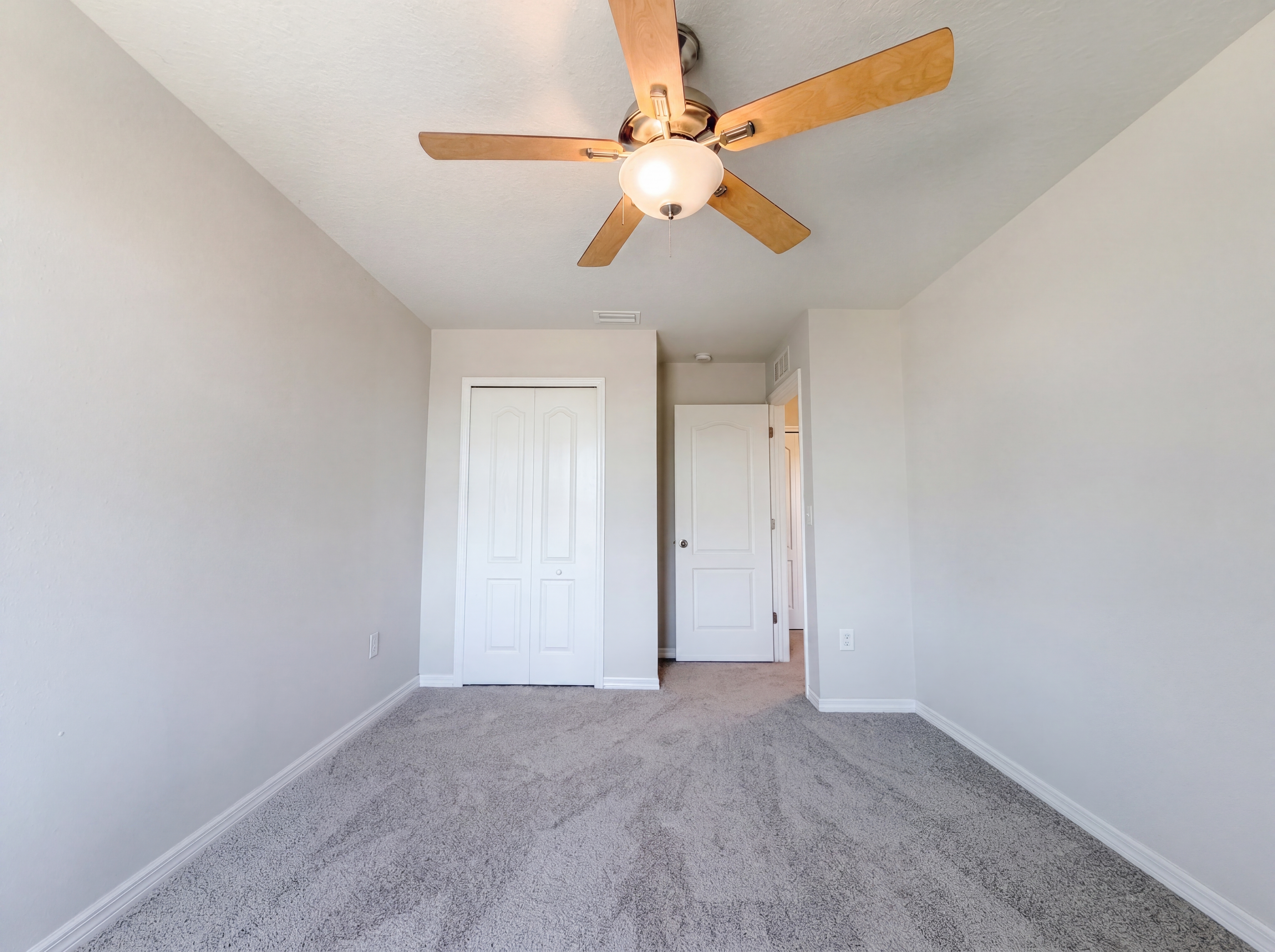 Photo 19 of 32 of 14405 Scottburgh Glen Dr, Wimauma, FL