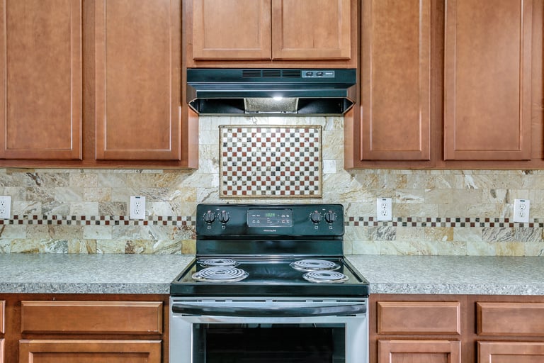 Photo 10 of 26 - 5209 Mirror Lake Dr, Haltom City, TX 76117
