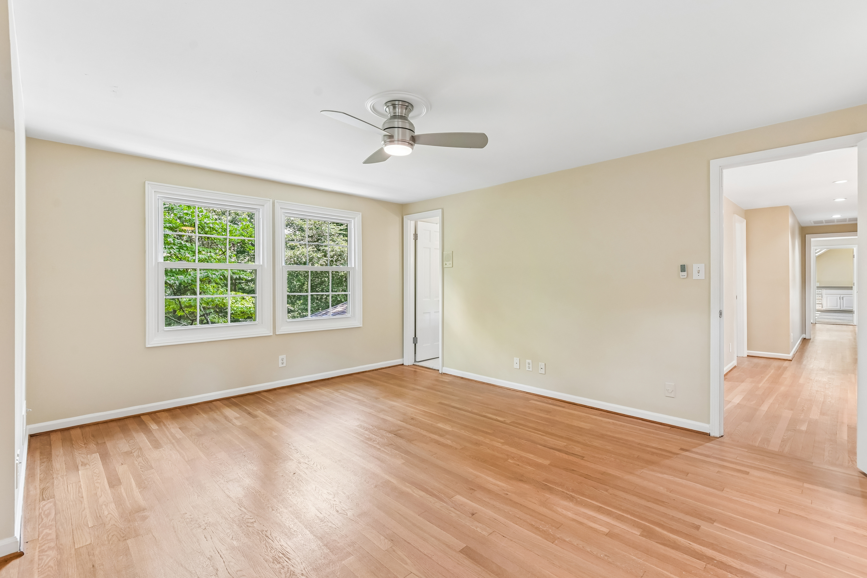 Photo 4 of 87 of 3135 Spalding Dr, Atlanta, GA