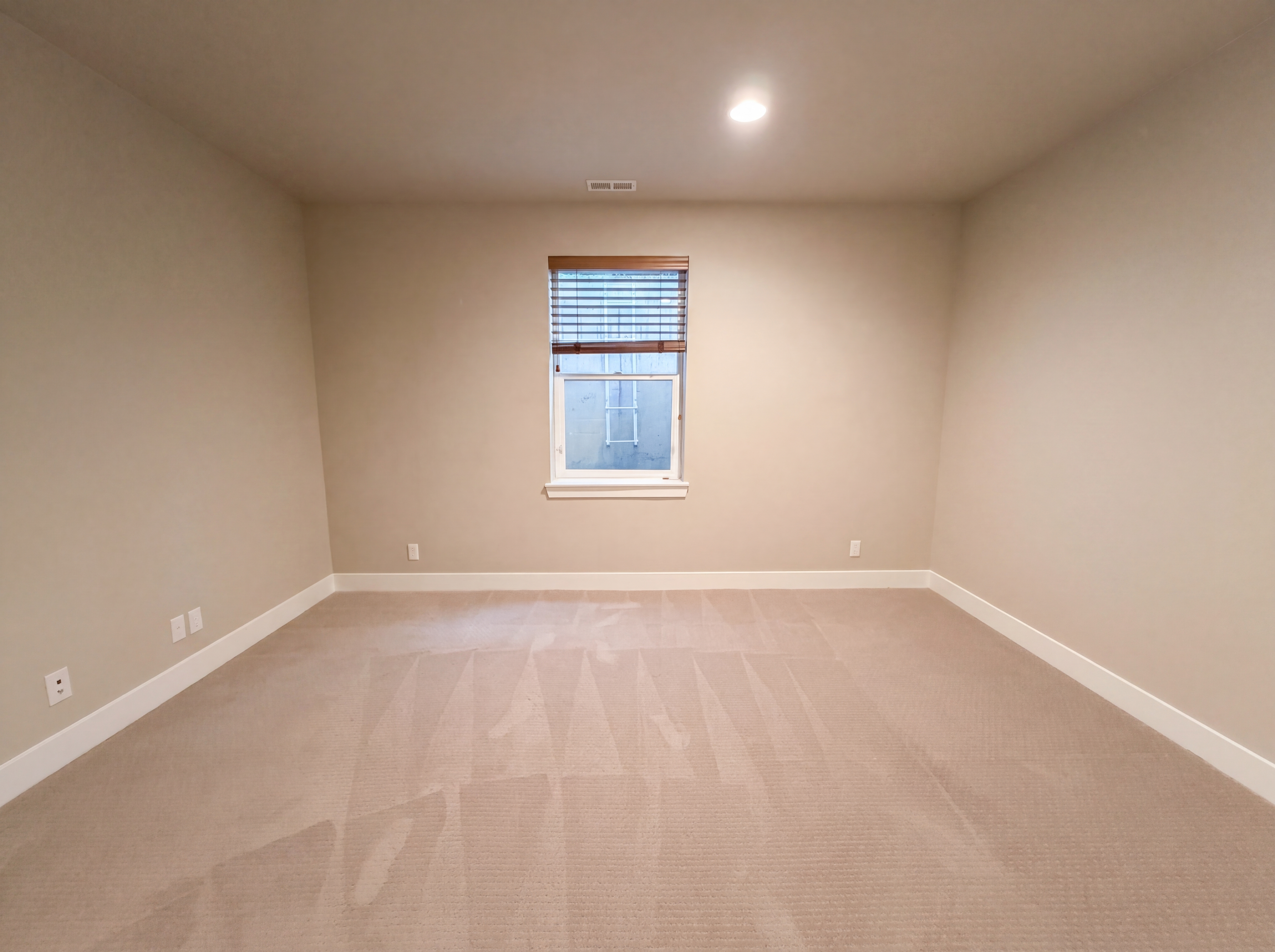 Photo 15 of 33 of 11466 E 27th Ave, Denver, CO