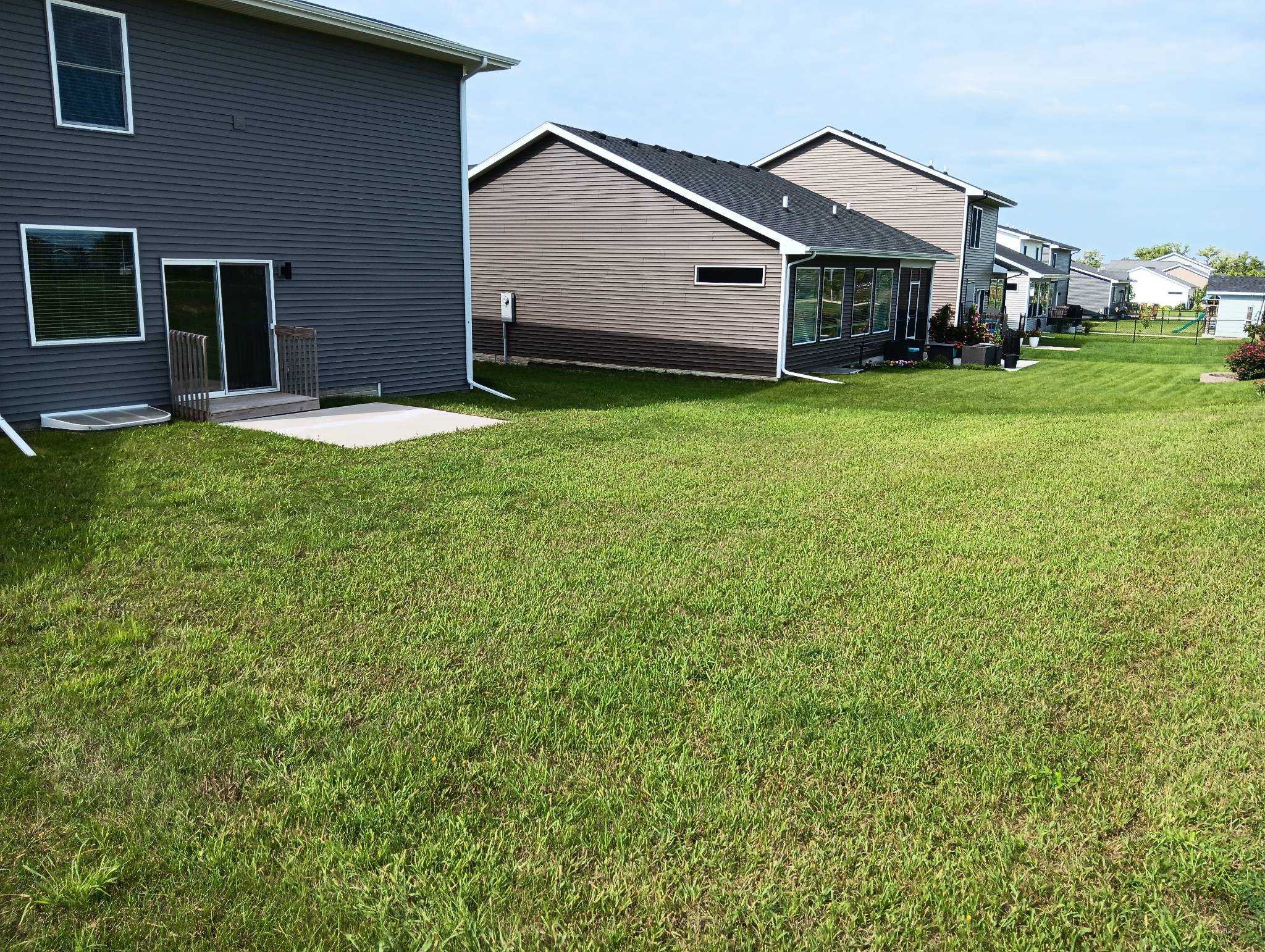 Photo 5 of 24 of 15215 Deerview Dr, Urbandale, IA