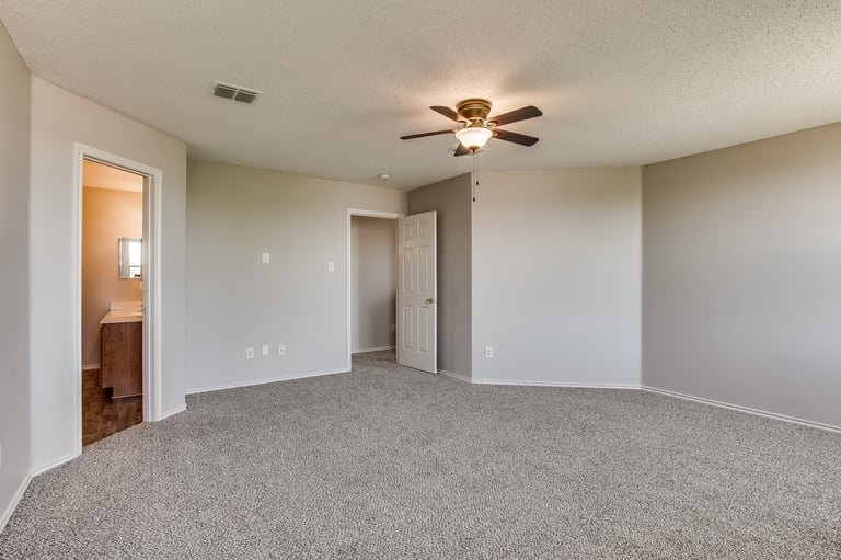 Photo 14 of 28 - 2657 Island Bay Way, Little Elm, TX 75068