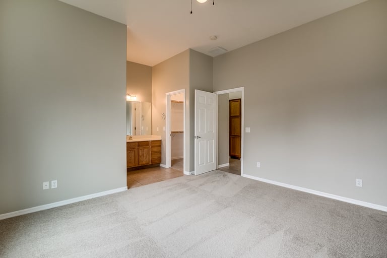 Photo 4 of 29 - 623 S 97th Way, Mesa, AZ 85208