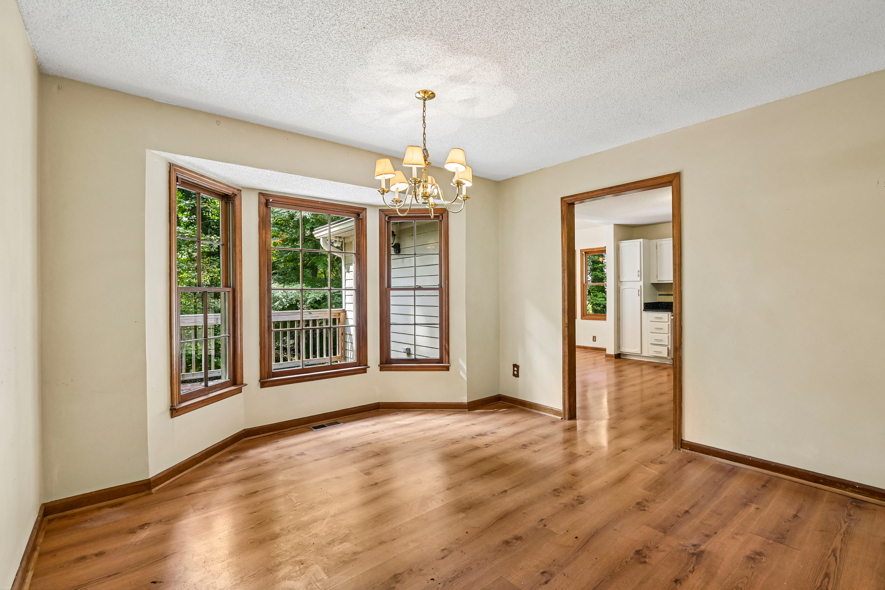 Photo 8 of 28 of 2623 Wellington Dr, Marietta, GA