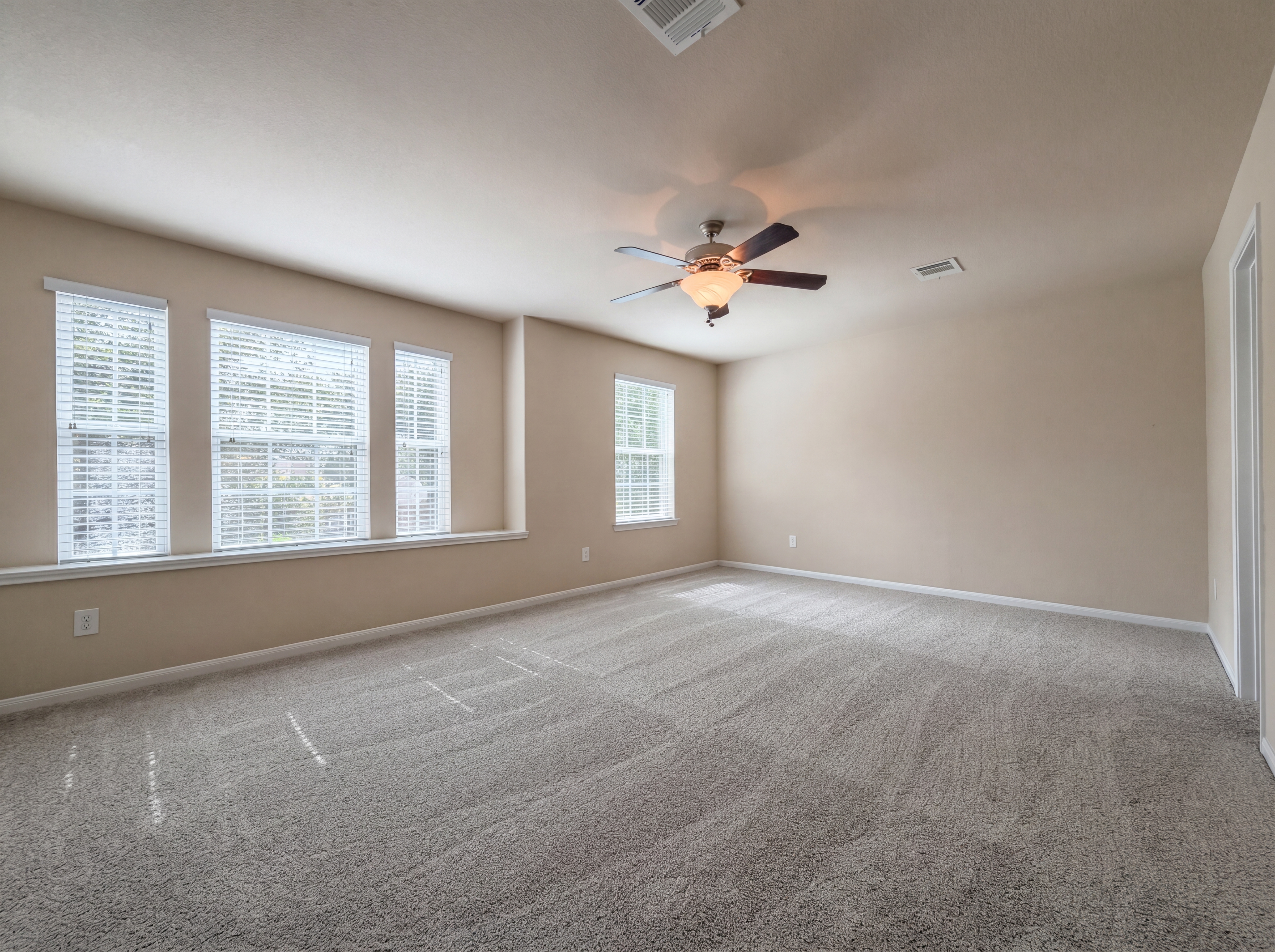 Photo 9 of 21 of 9965 Boulder Bend Ln, Brookshire, TX