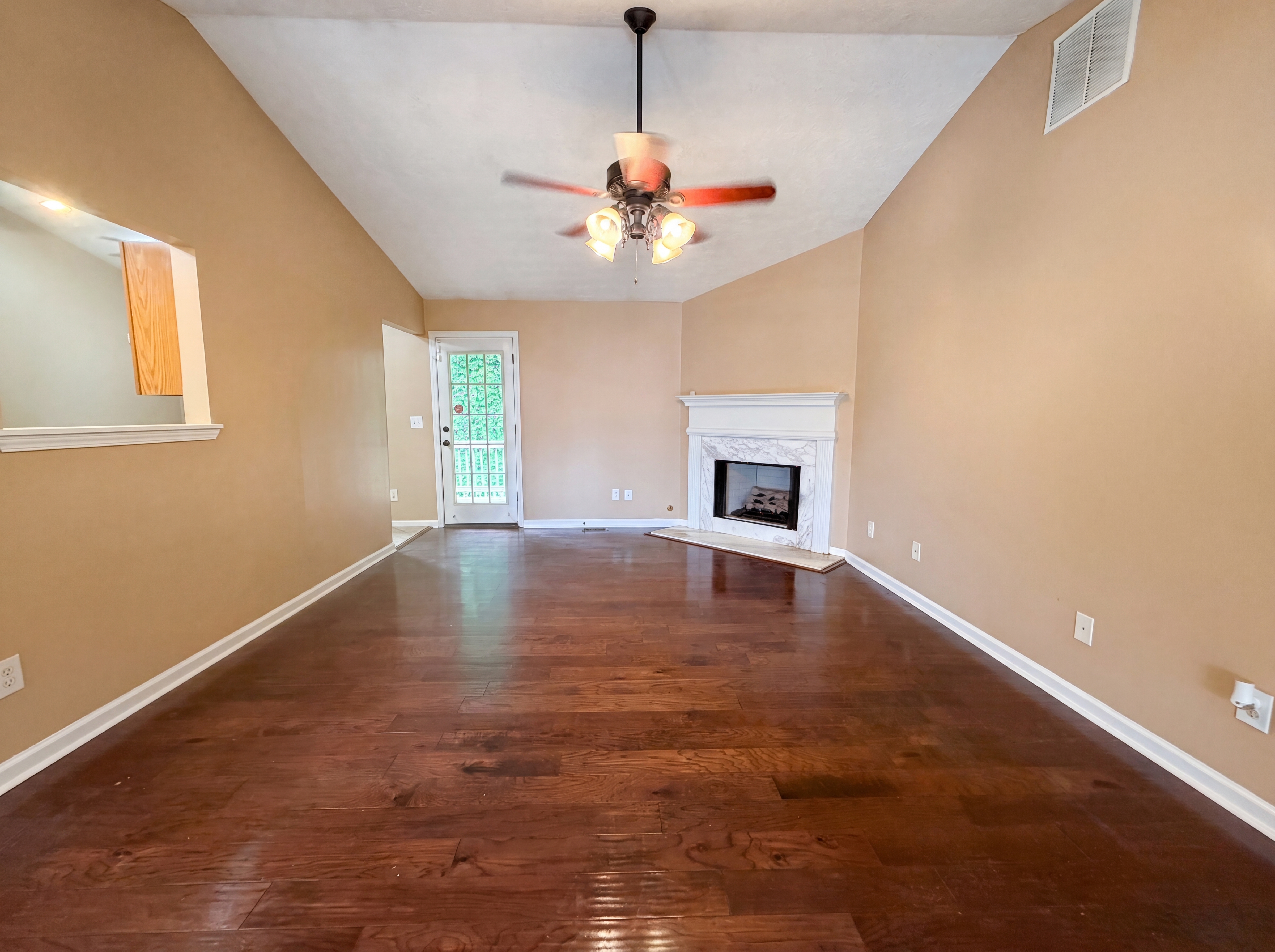 Photo 3 of 24 of 2195 Clayton Rdg, Lithonia, GA