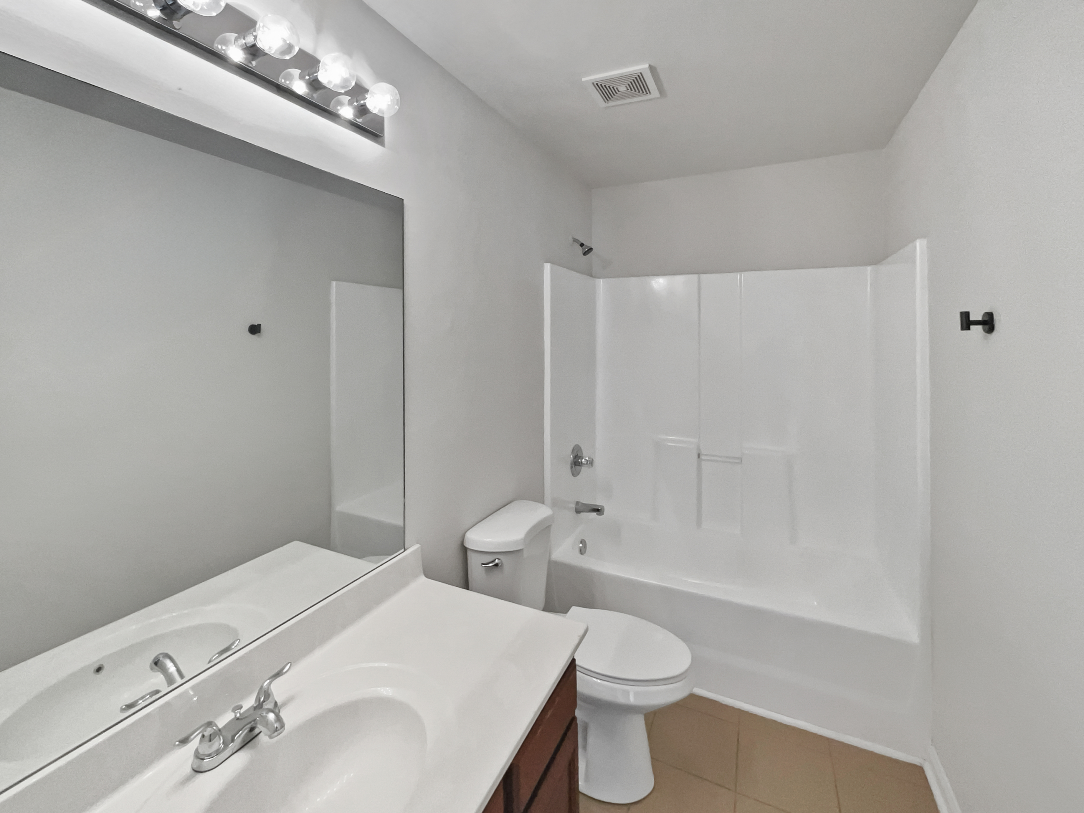 Photo 15 of 20 of 7513 W Winchester Dr, Antioch, TN