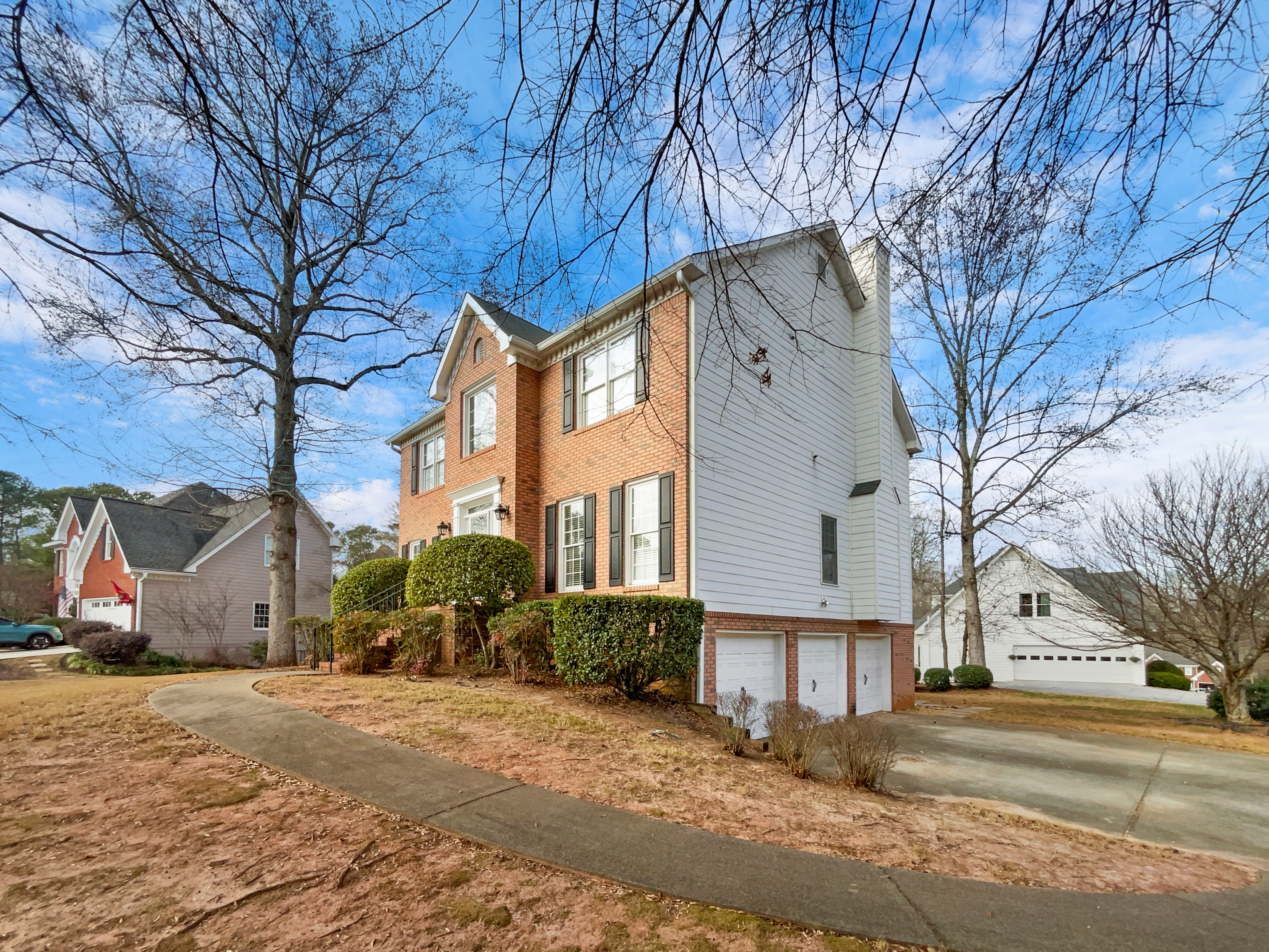 Photo 7 of 68 of 1370 Providence Dr, Lawrenceville, GA