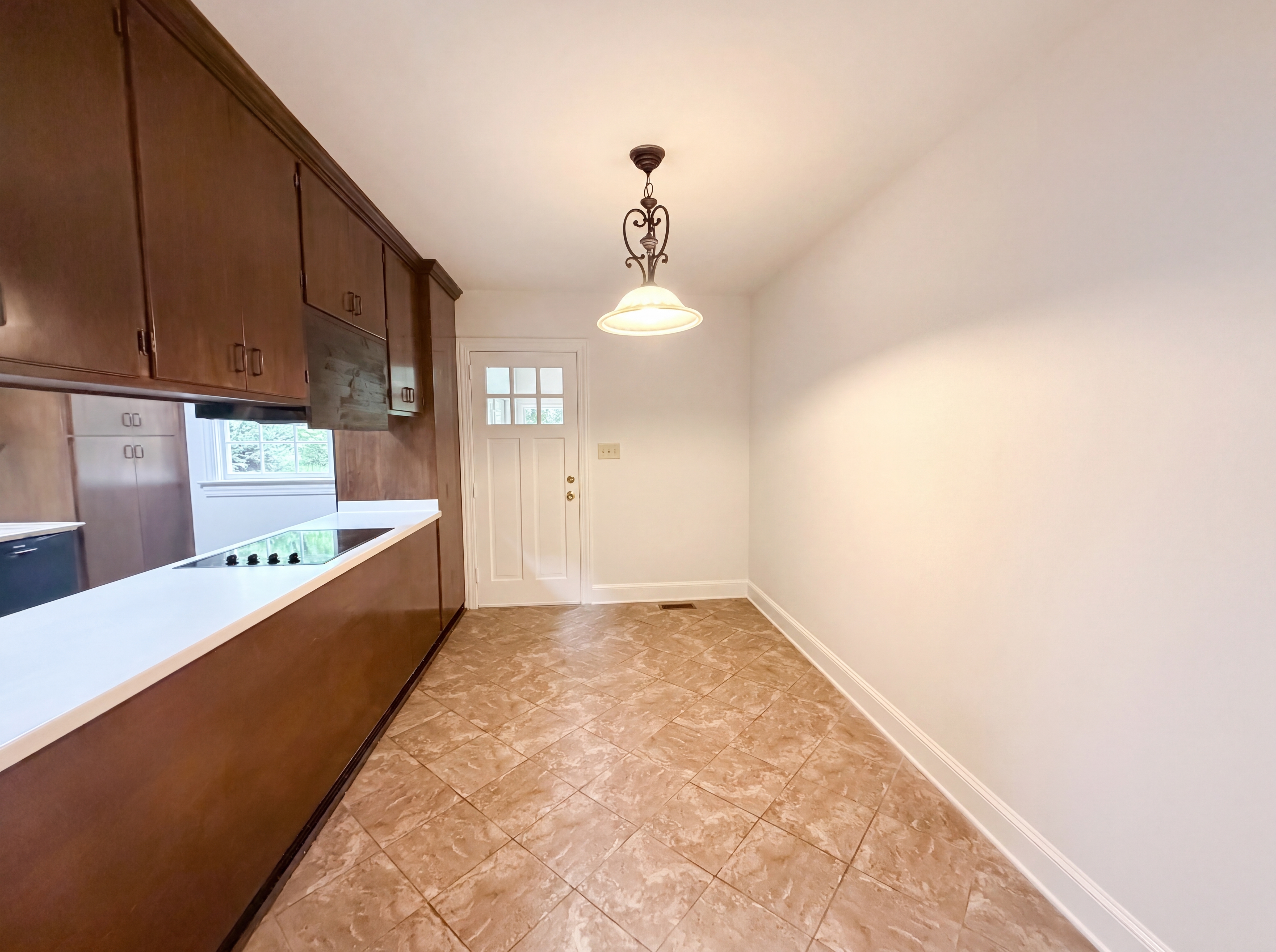 Photo 6 of 23 of 318 Valley Stream Rd, Statesville, NC