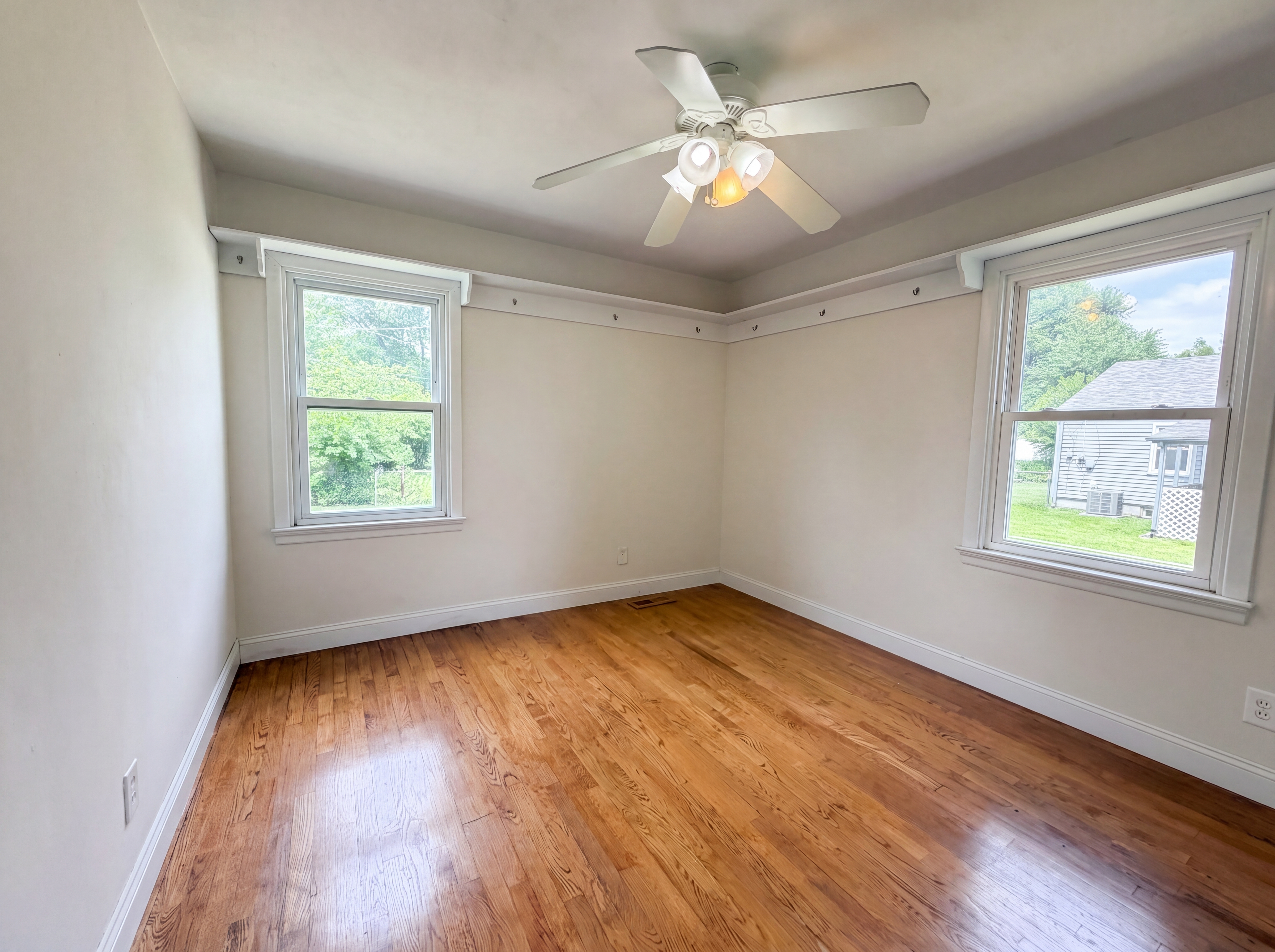 Photo 9 of 18 of 1 Winstead Pl, Florissant, MO