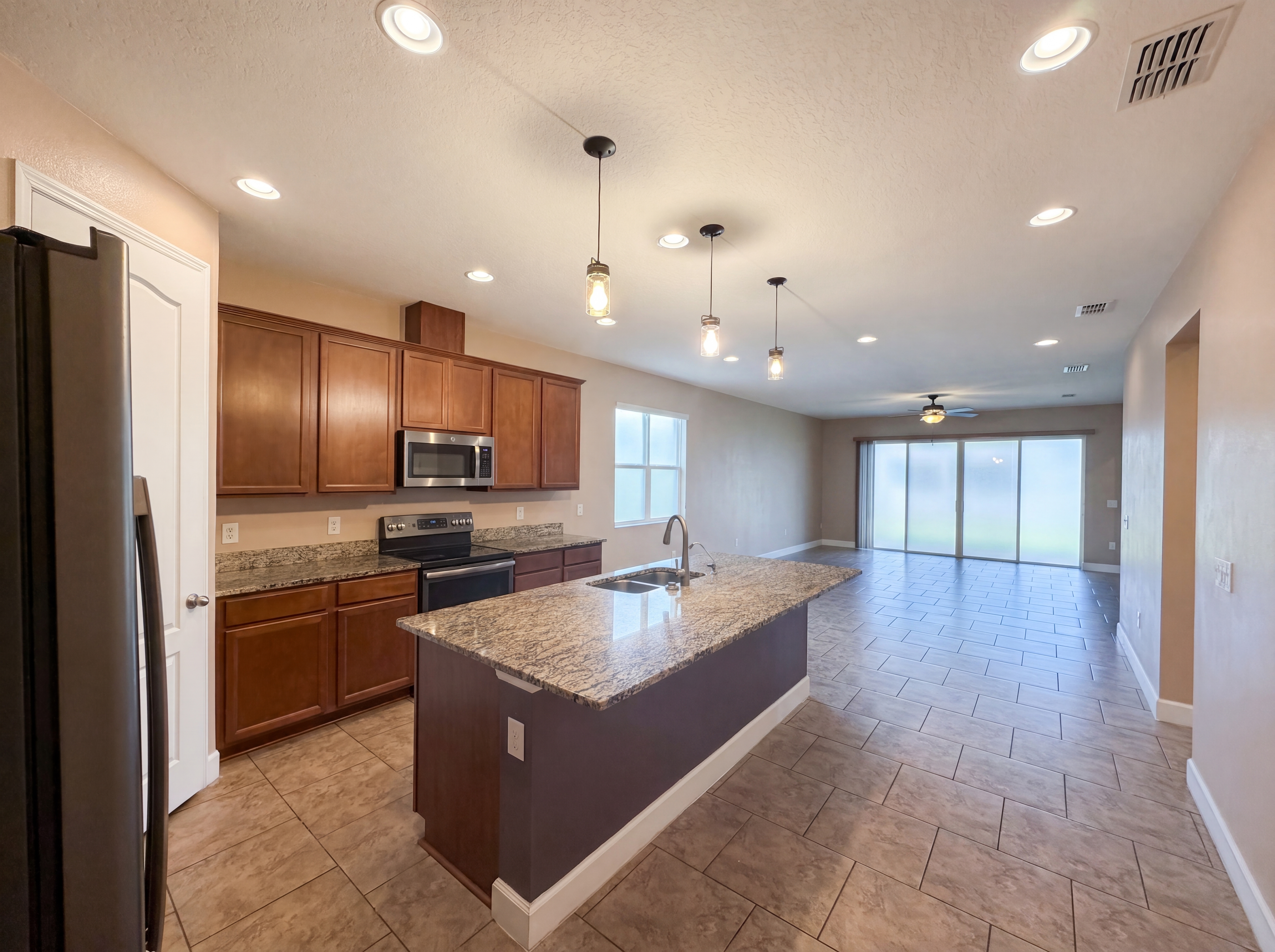 Photo 2 of 20 of 480 Buchannan Dr, Davenport, FL