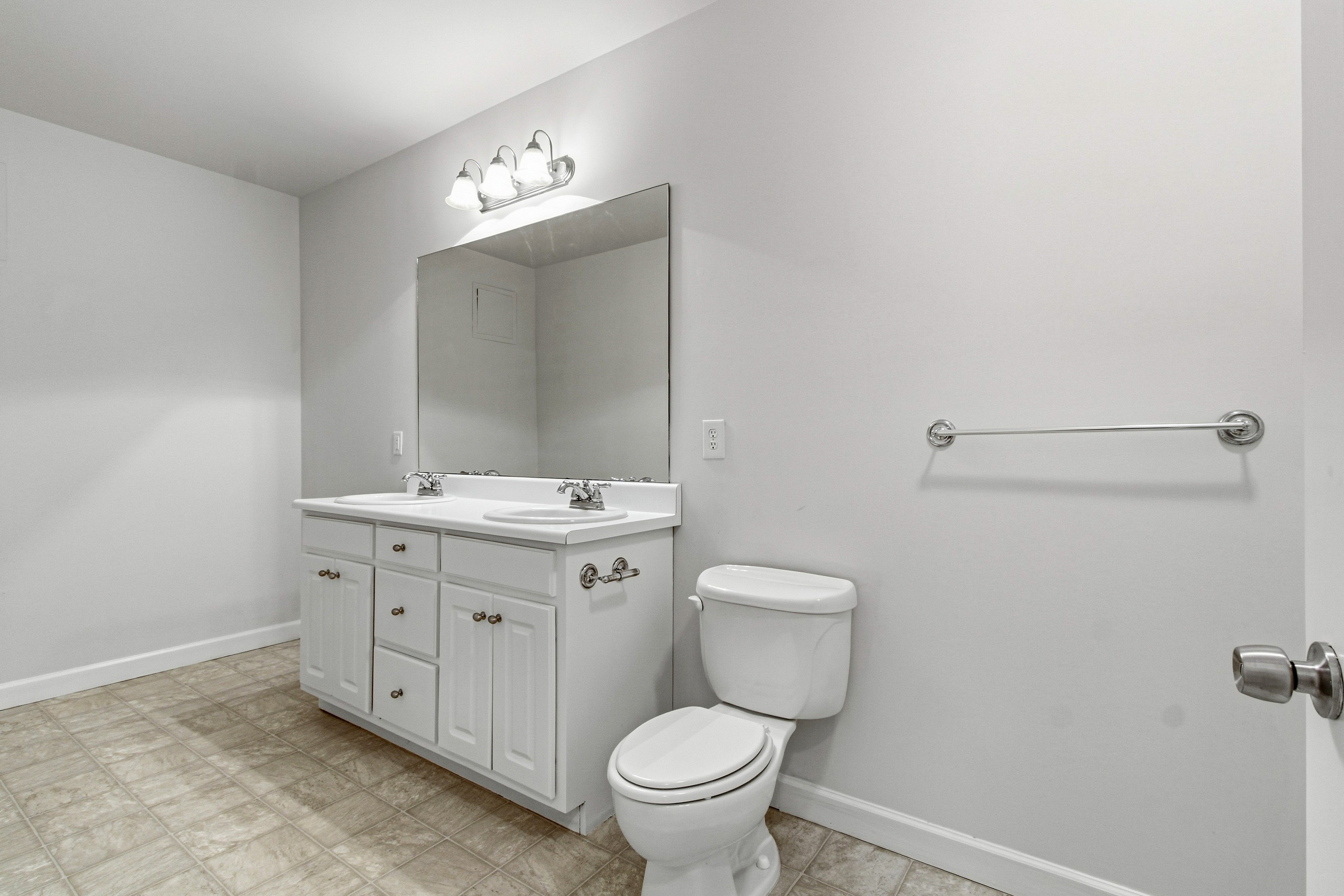 Photo 32 of 54 of 807 Caleb Dr, Winder, GA