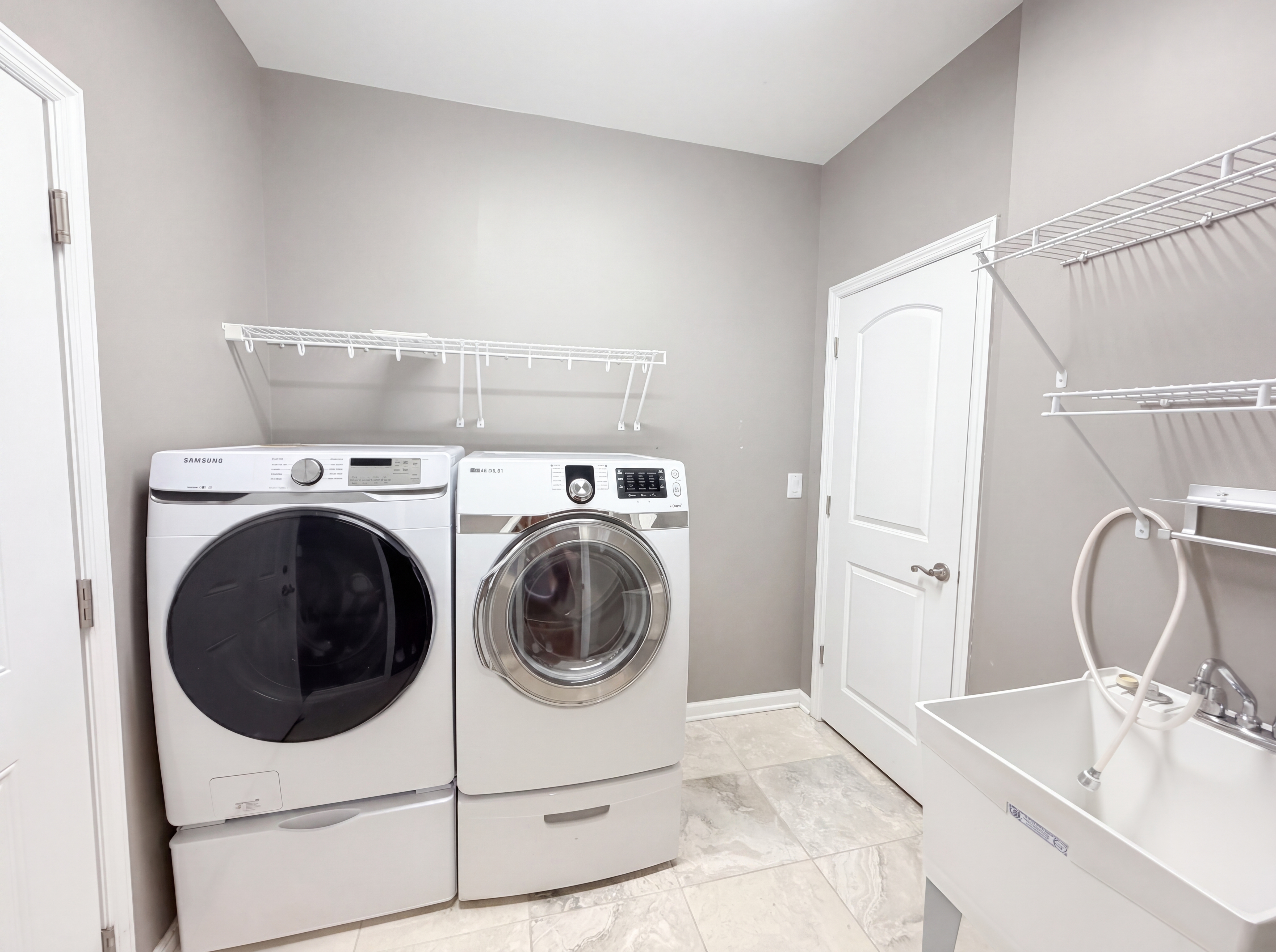 Photo 13 of 29 of 8016 Stonegate Dr, Cincinnati, OH