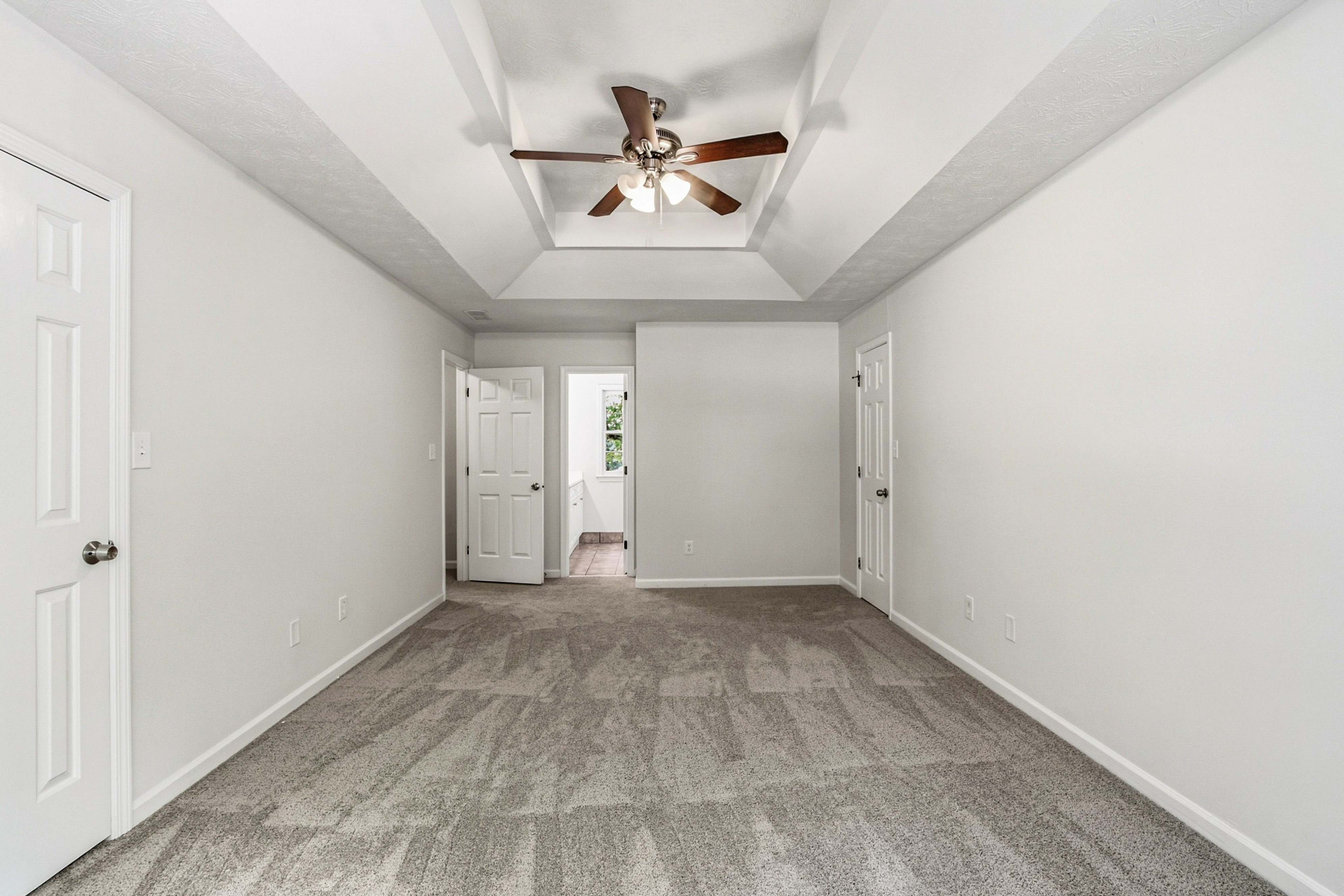 Photo 15 of 29 of 1039 Plantation Blvd SE, Conyers, GA