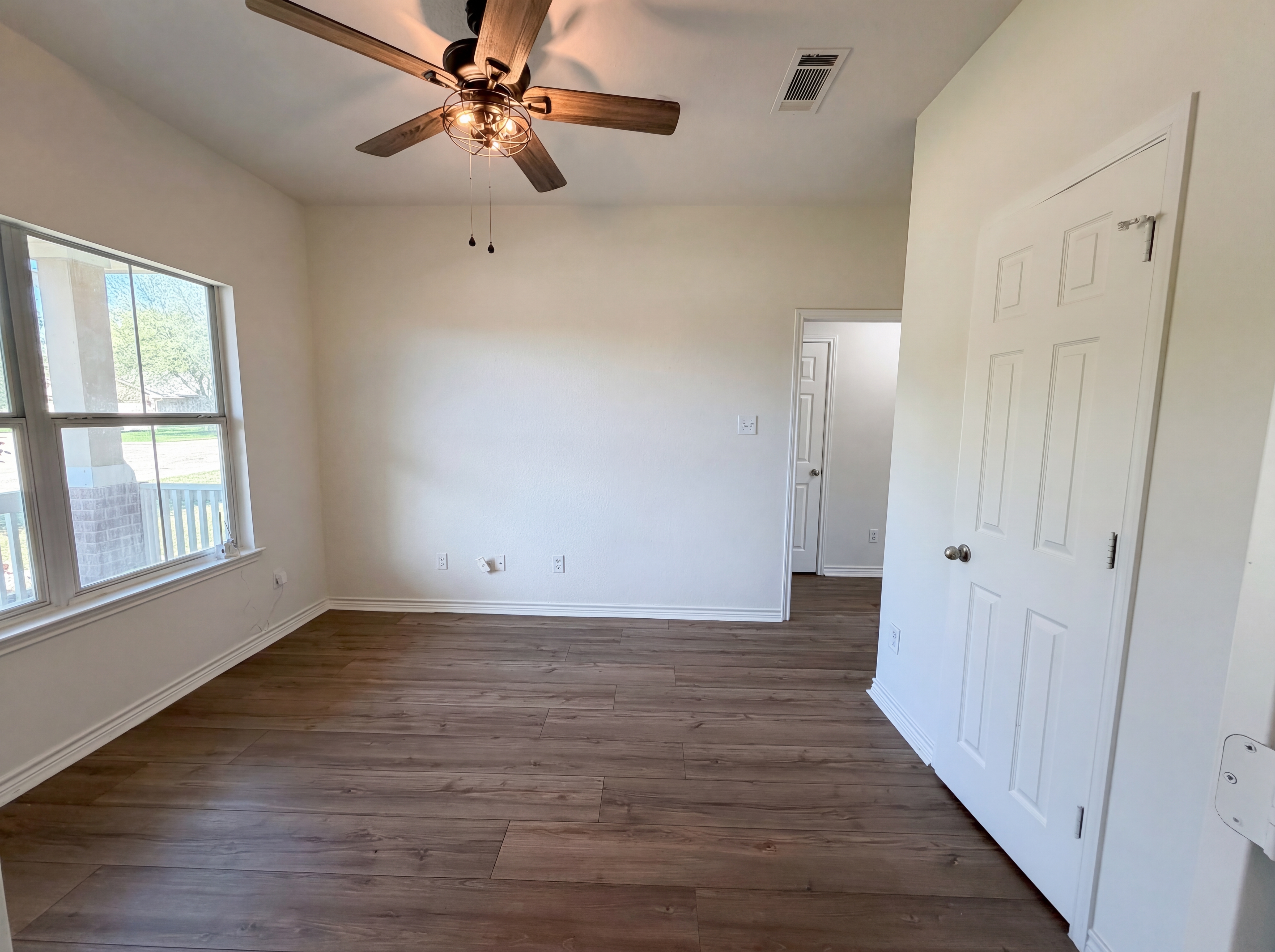 Photo 11 of 16 of 8710 Surrey Ct, Temple, TX