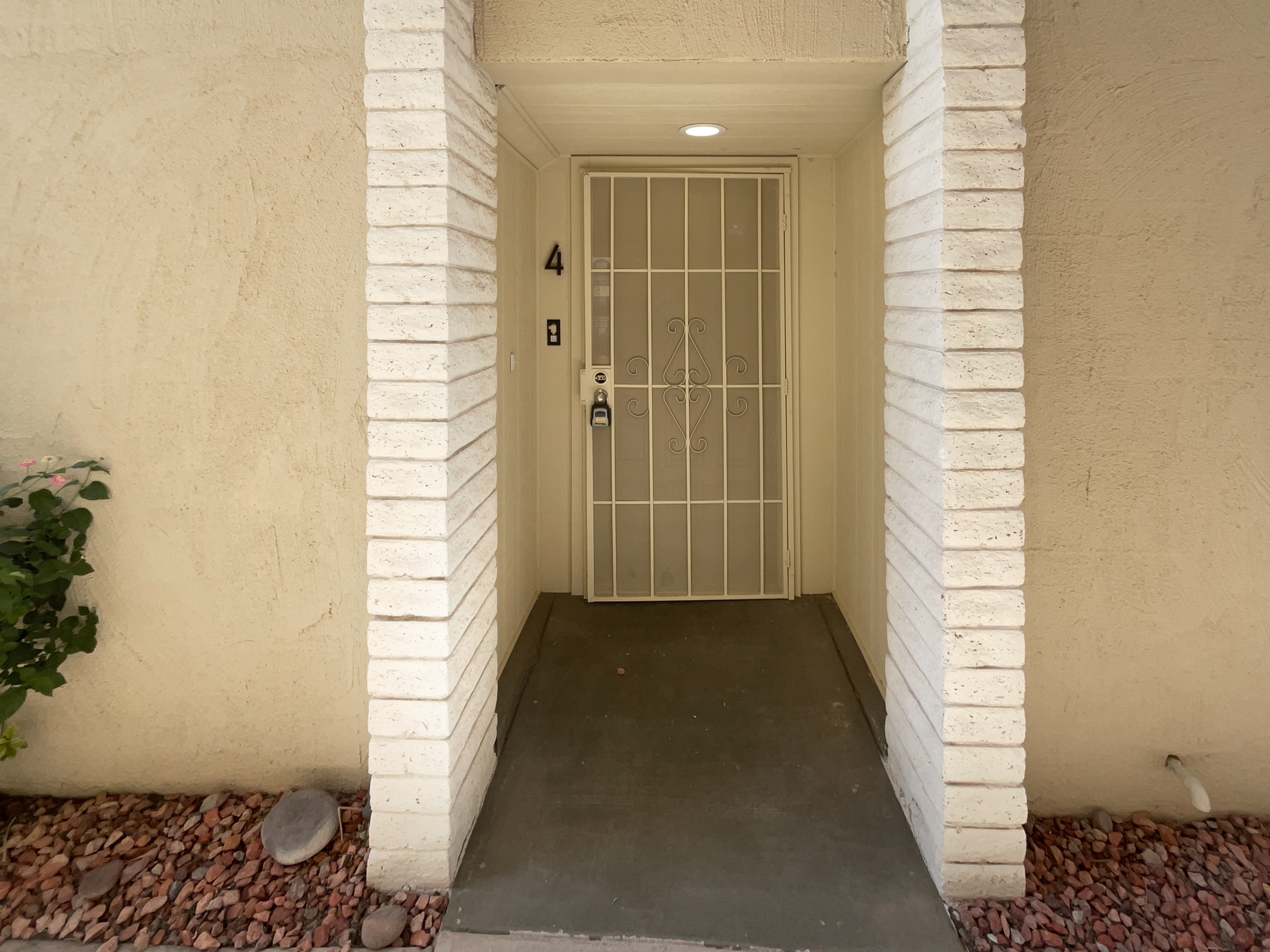 Photo 6 of 22 of 4925 N 73rd St, Scottsdale, AZ
