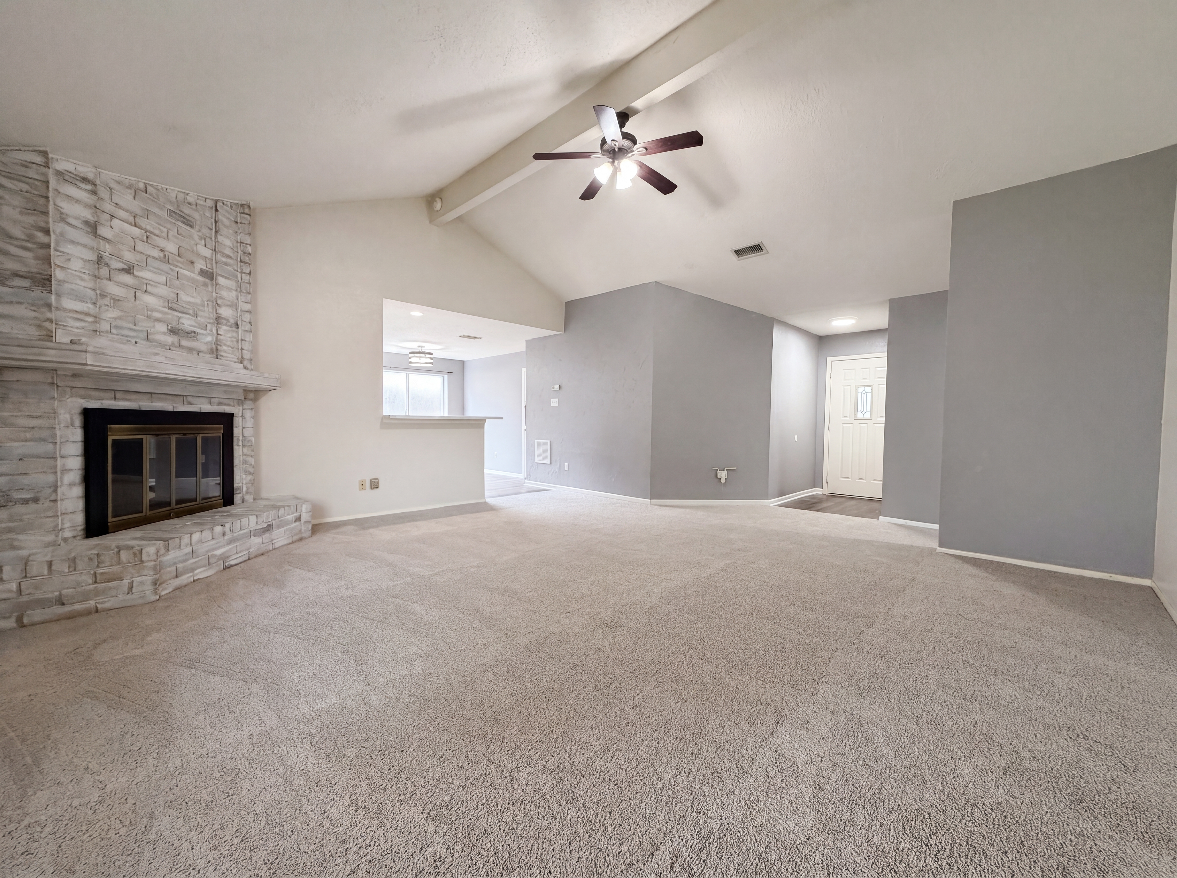 Photo 3 of 17 of 6710 Renfro Dr, Richmond, TX