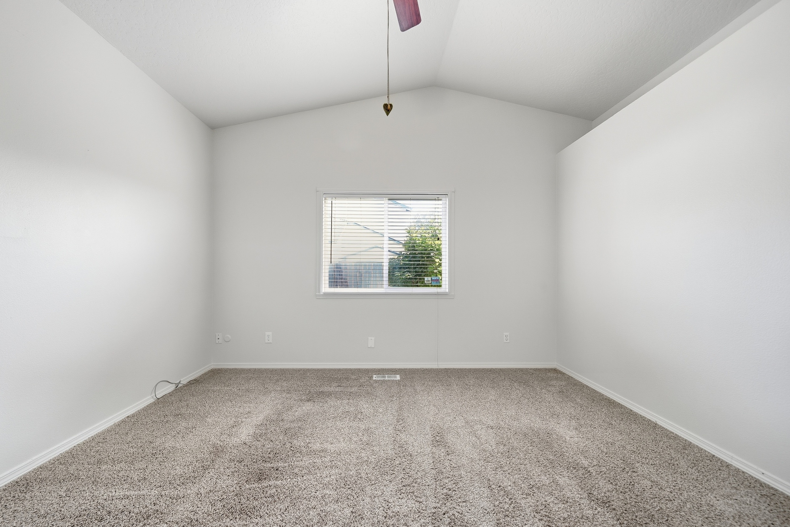 Photo 12 of 26 of 2419 E Maryland Ave, Nampa, ID