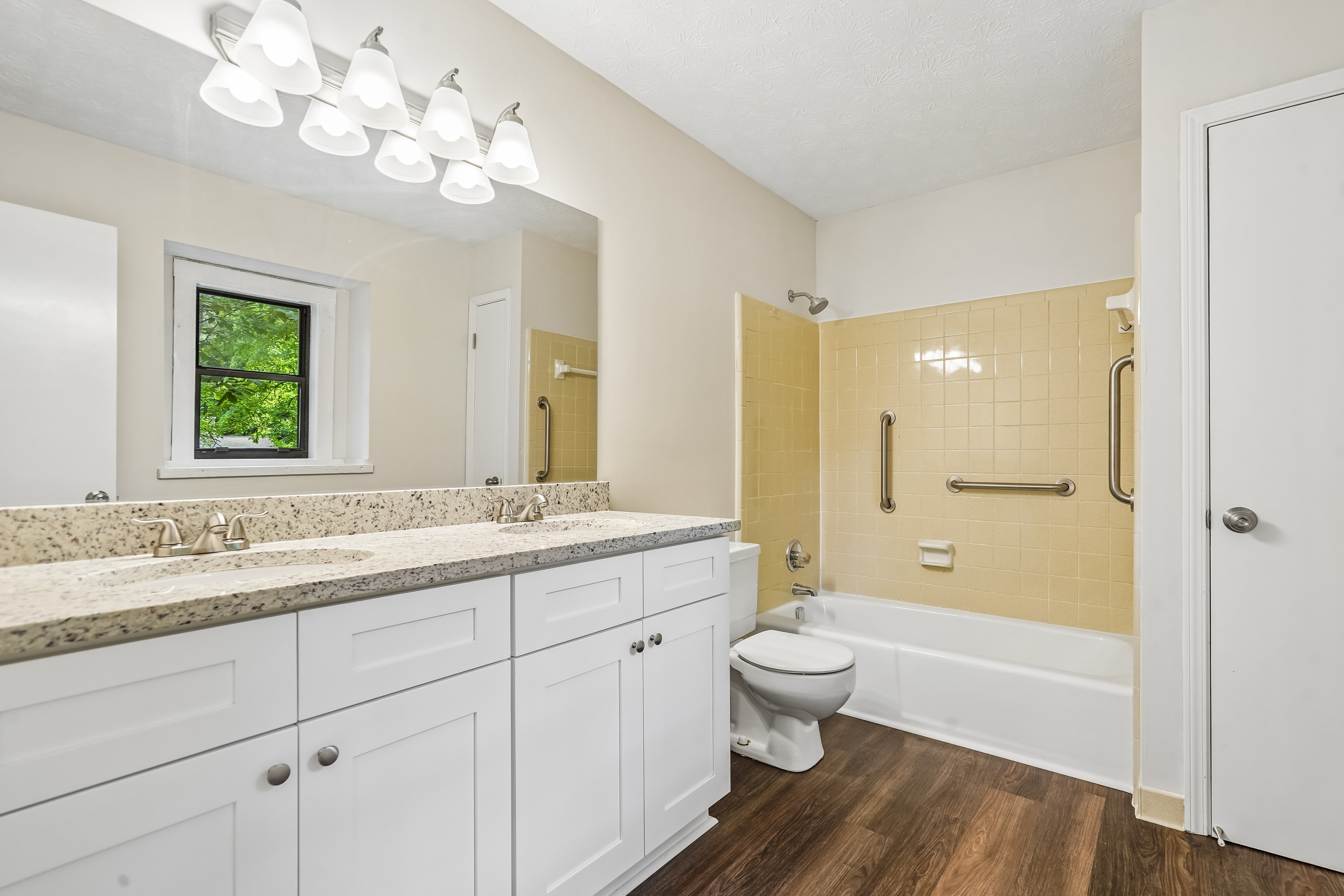 Photo 7 of 38 of 4927 Dillards Mill Way, Peachtree Corners, GA