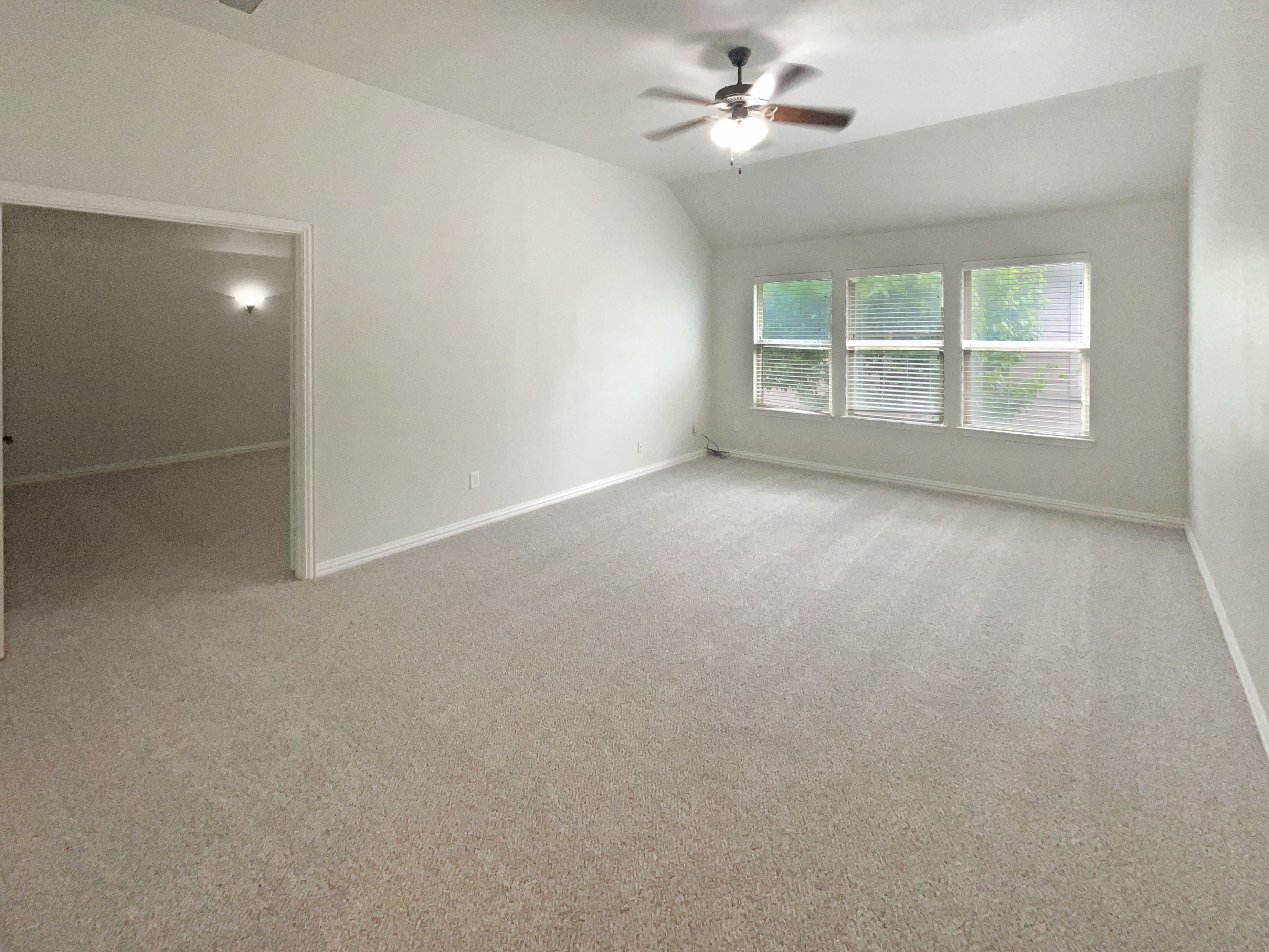 Photo 23 of 33 of 1005 Lake Hollow Dr, Little Elm, TX