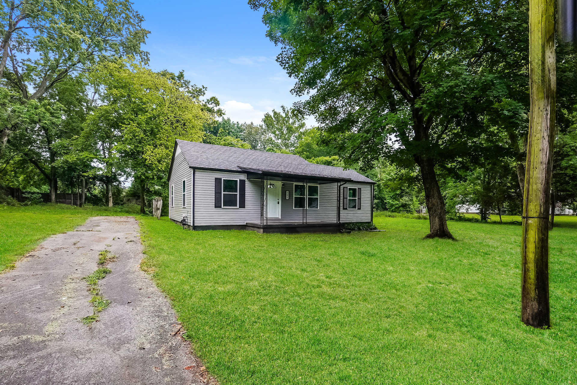 Photo 22 of 24 of 120 White St, Hopkinsville, KY