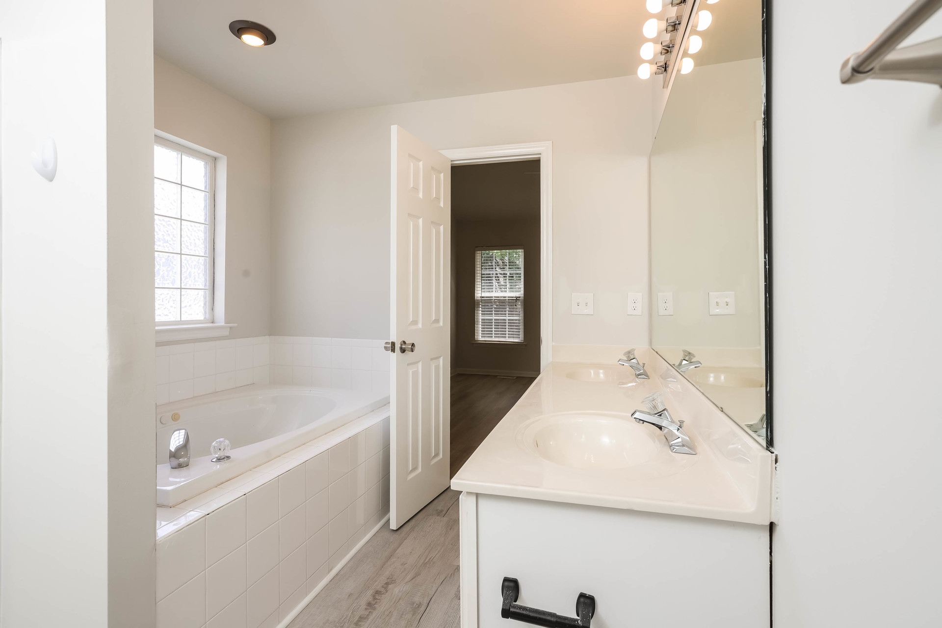 Photo 9 of 22 of 503 Plateau Dr, Greenville, NC