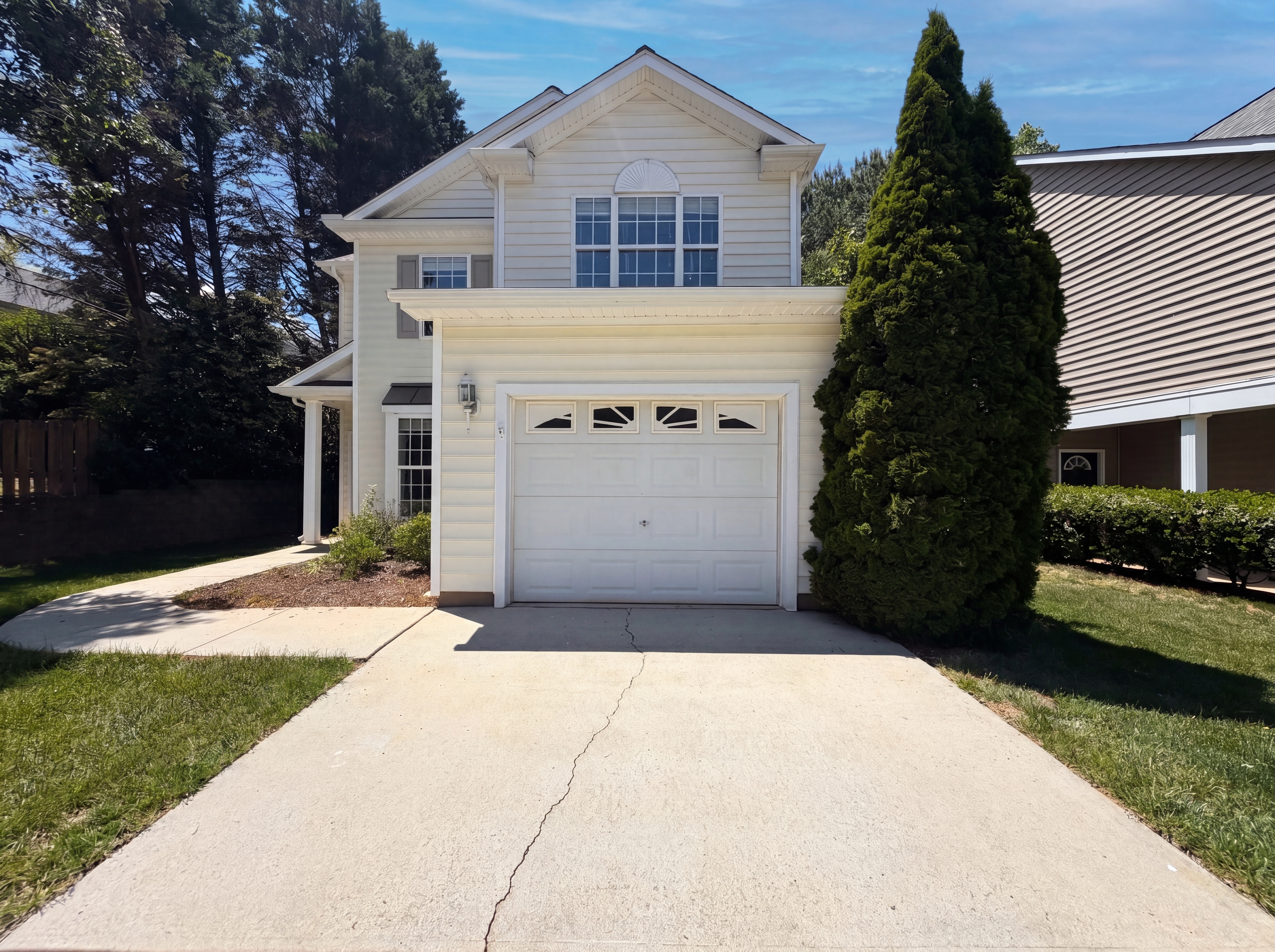 Photo 14 of 17 of 8409 Aztec Dawn Ct, Raleigh, NC