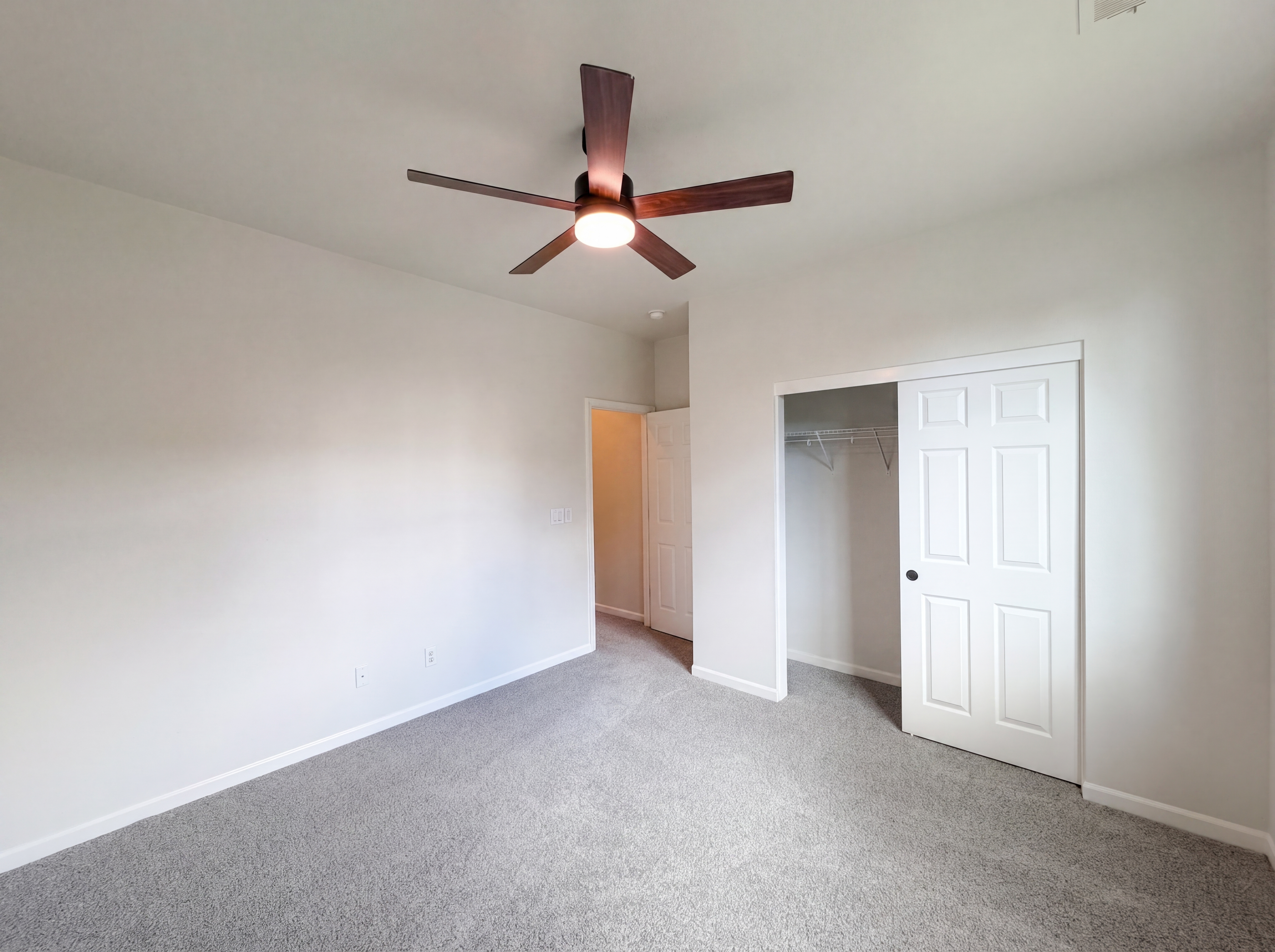 Photo 13 of 43 of 8532 Hawley Way, Elk Grove, CA