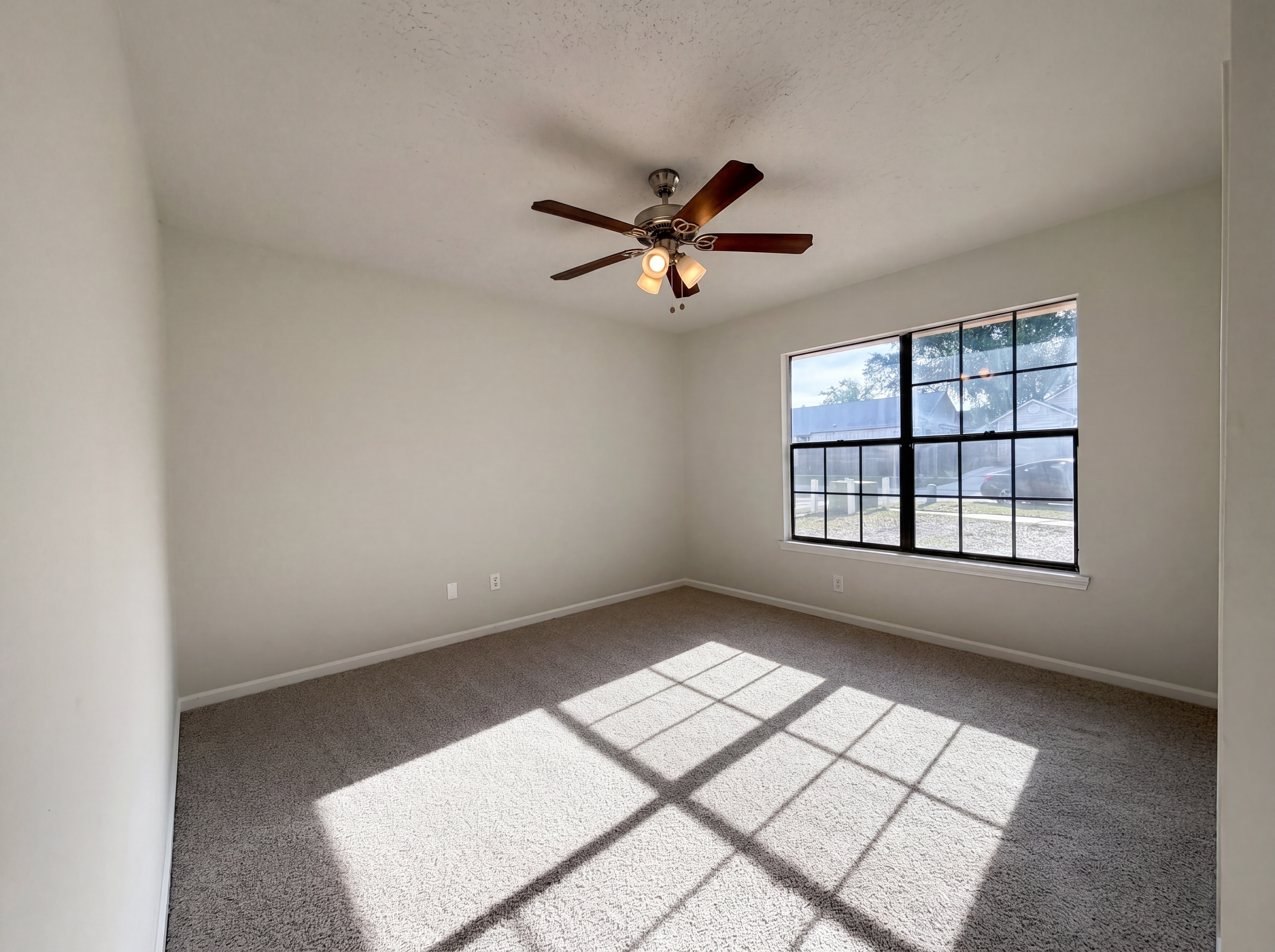Photo 14 of 23 of 2512 Townsquare Dr, Jacksonville, FL