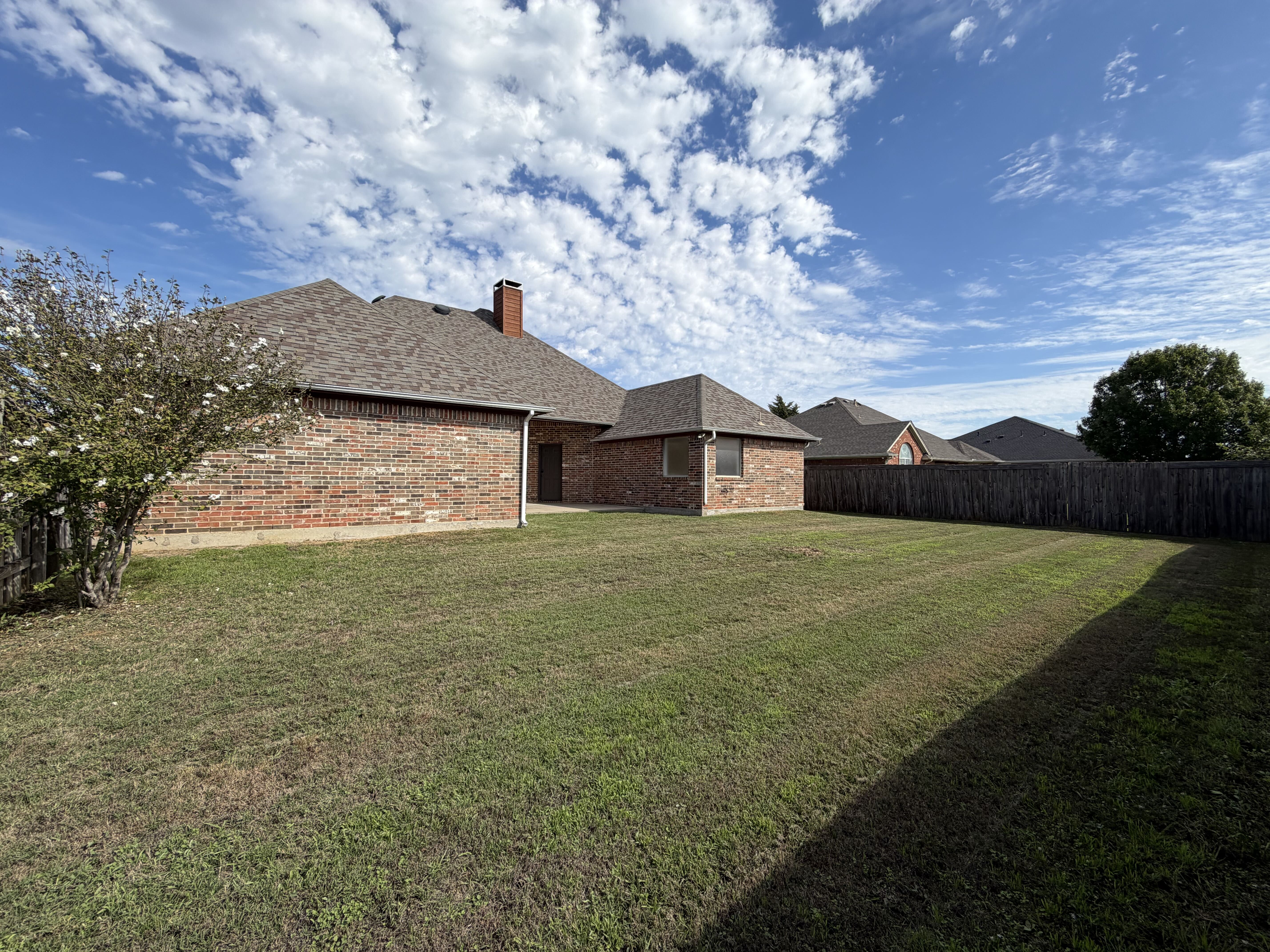 Photo 21 of 22 of 603 Ash St, Pilot Point, TX