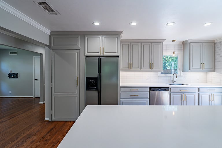 Photo 10 of 29 - 10183 Baronne Cir, Dallas, TX 75218