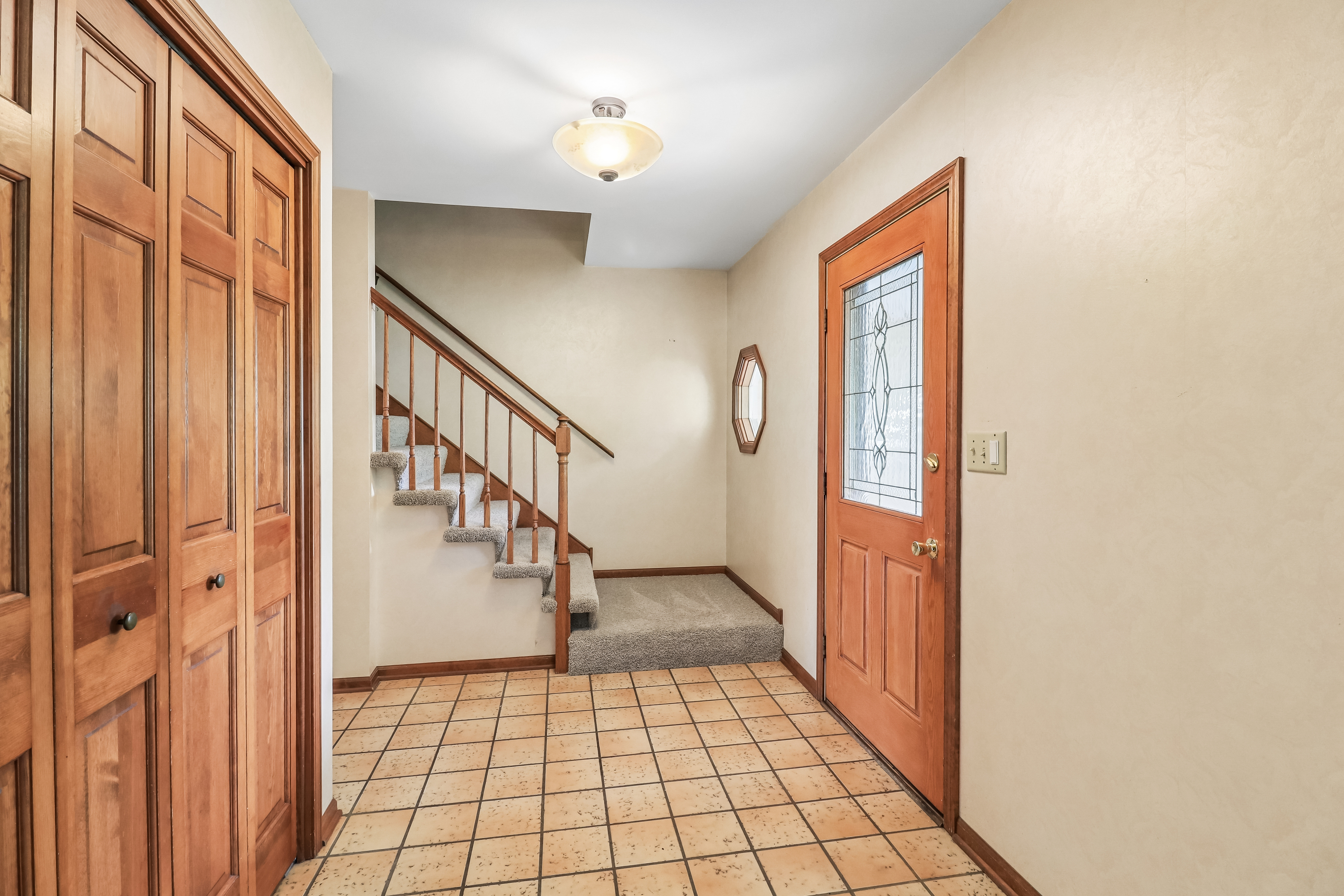 Photo 15 of 41 of 733 Buttonwood Cir, Naperville, IL