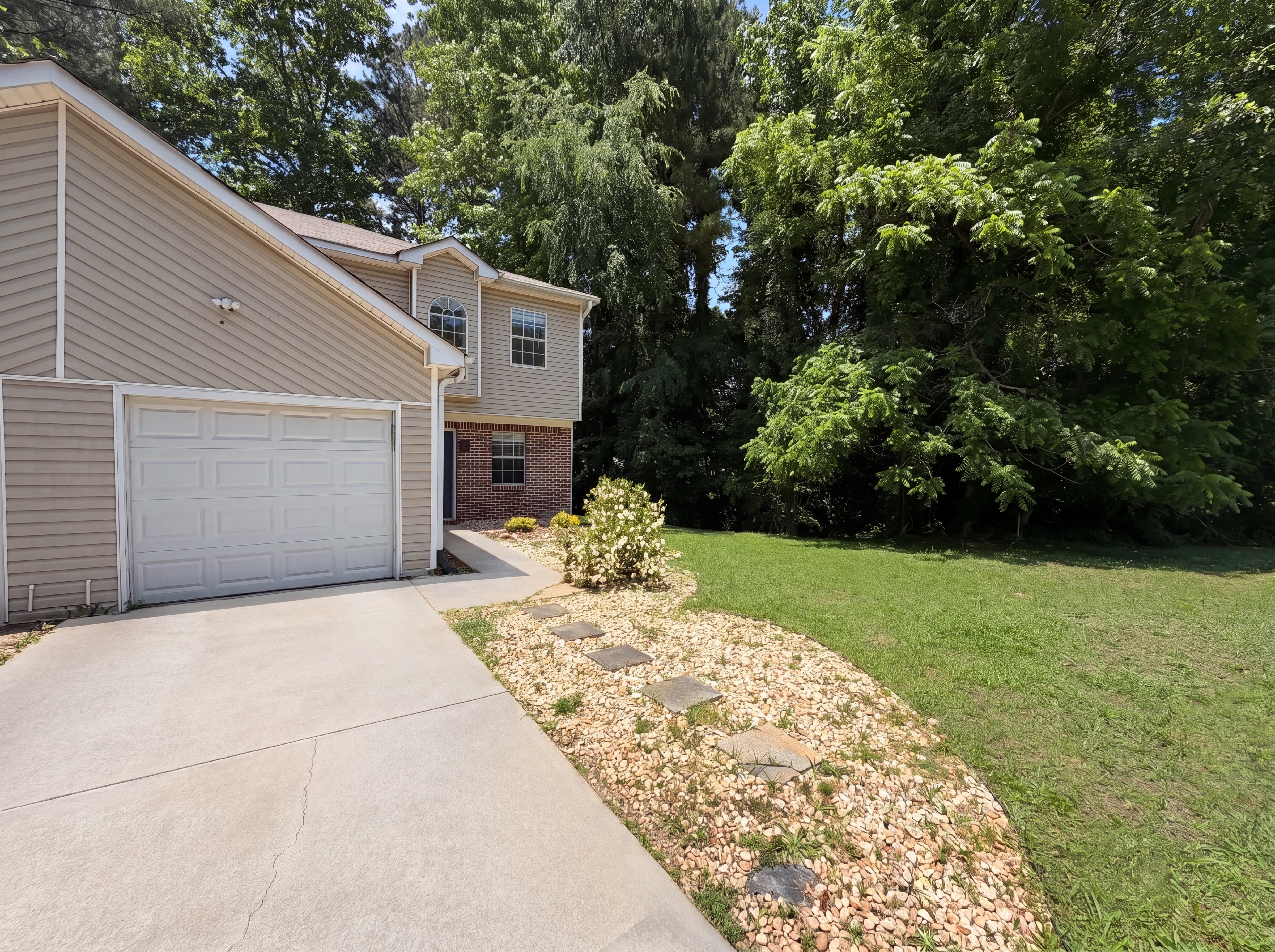 Photo 22 of 27 of 3753 Soapstone Rd, Decatur, GA