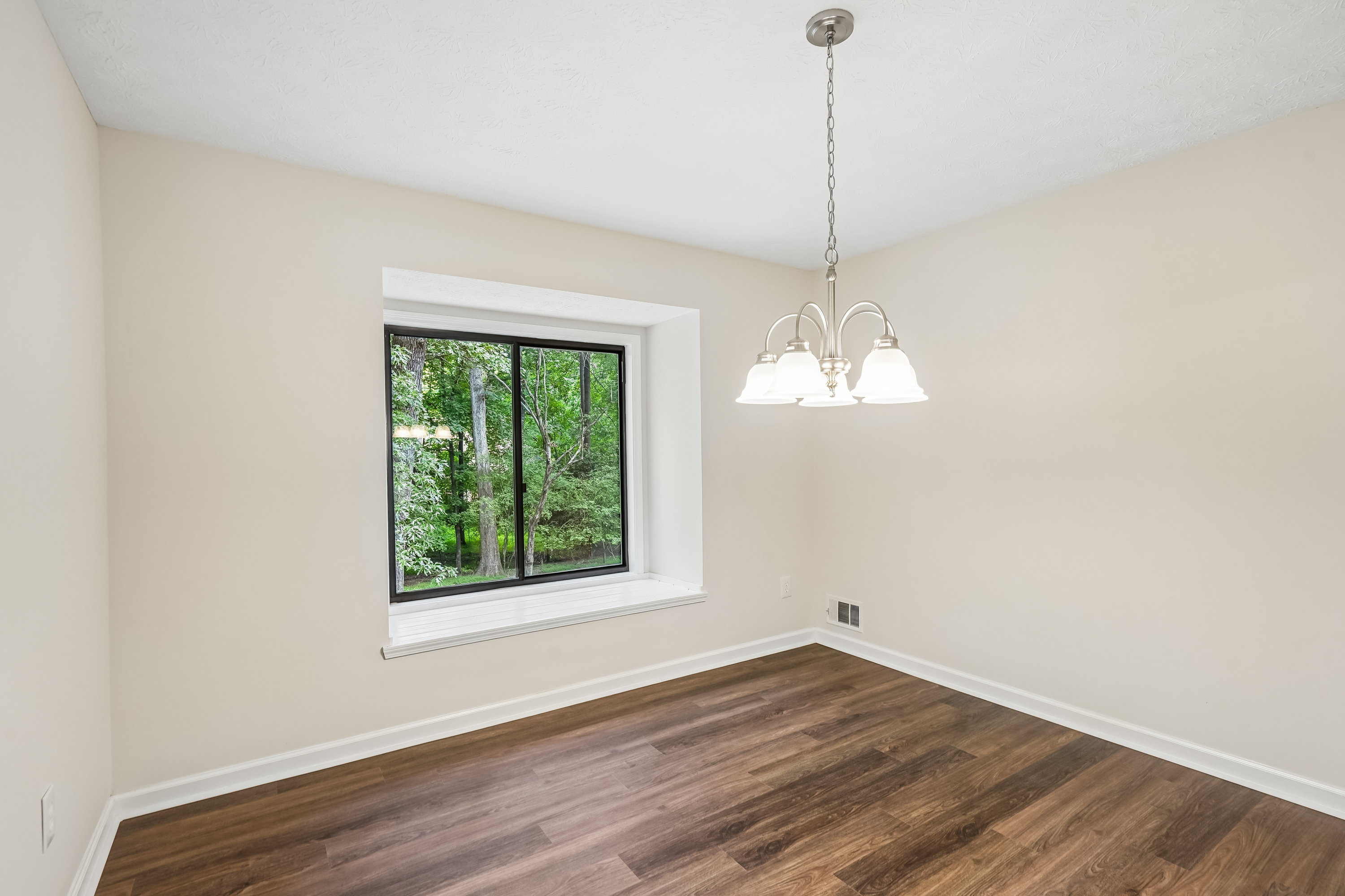 Photo 9 of 38 of 4927 Dillards Mill Way, Peachtree Corners, GA