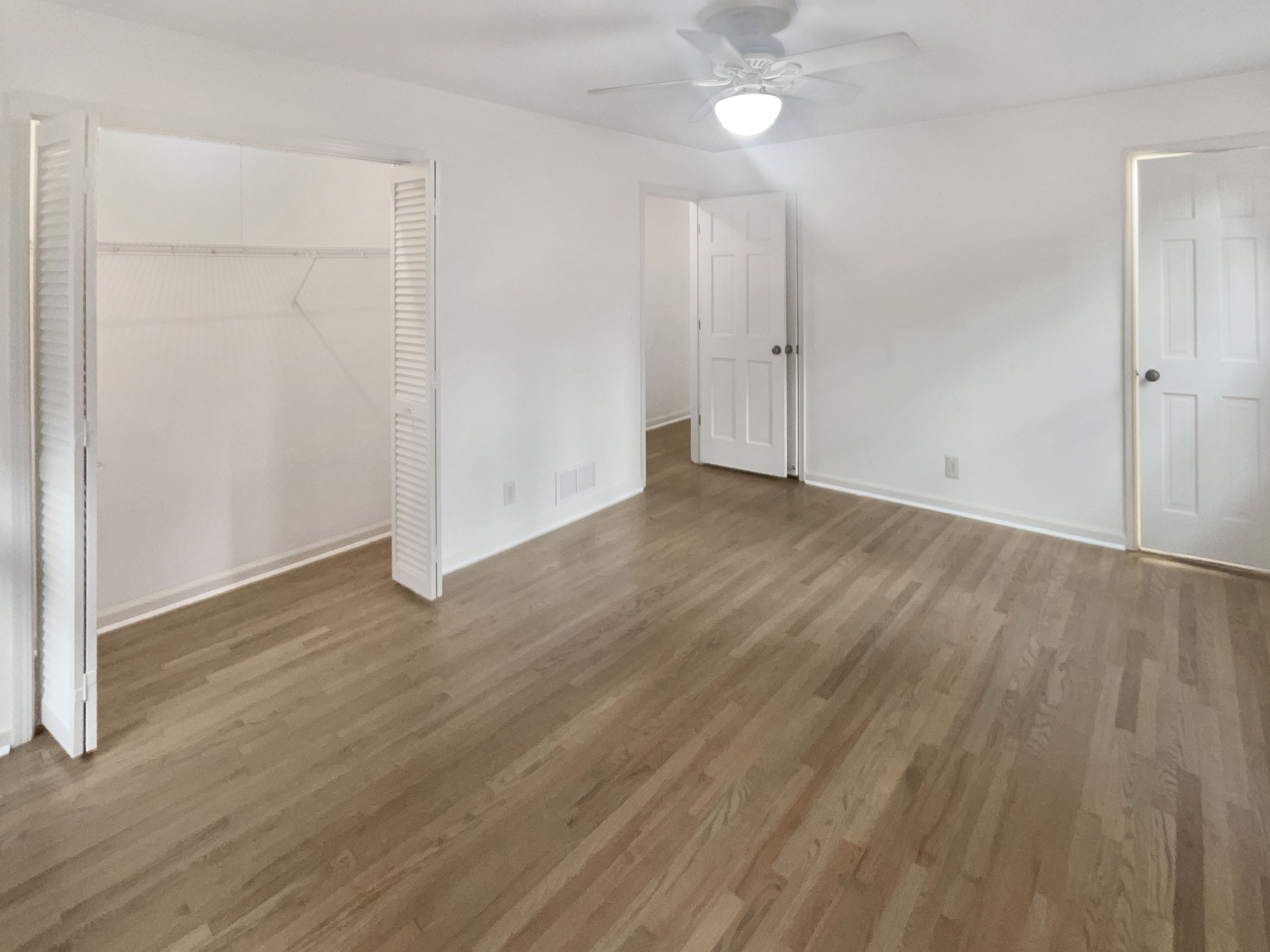 Photo 4 of 26 of 3969 Briaridge Cir, Atlanta, GA