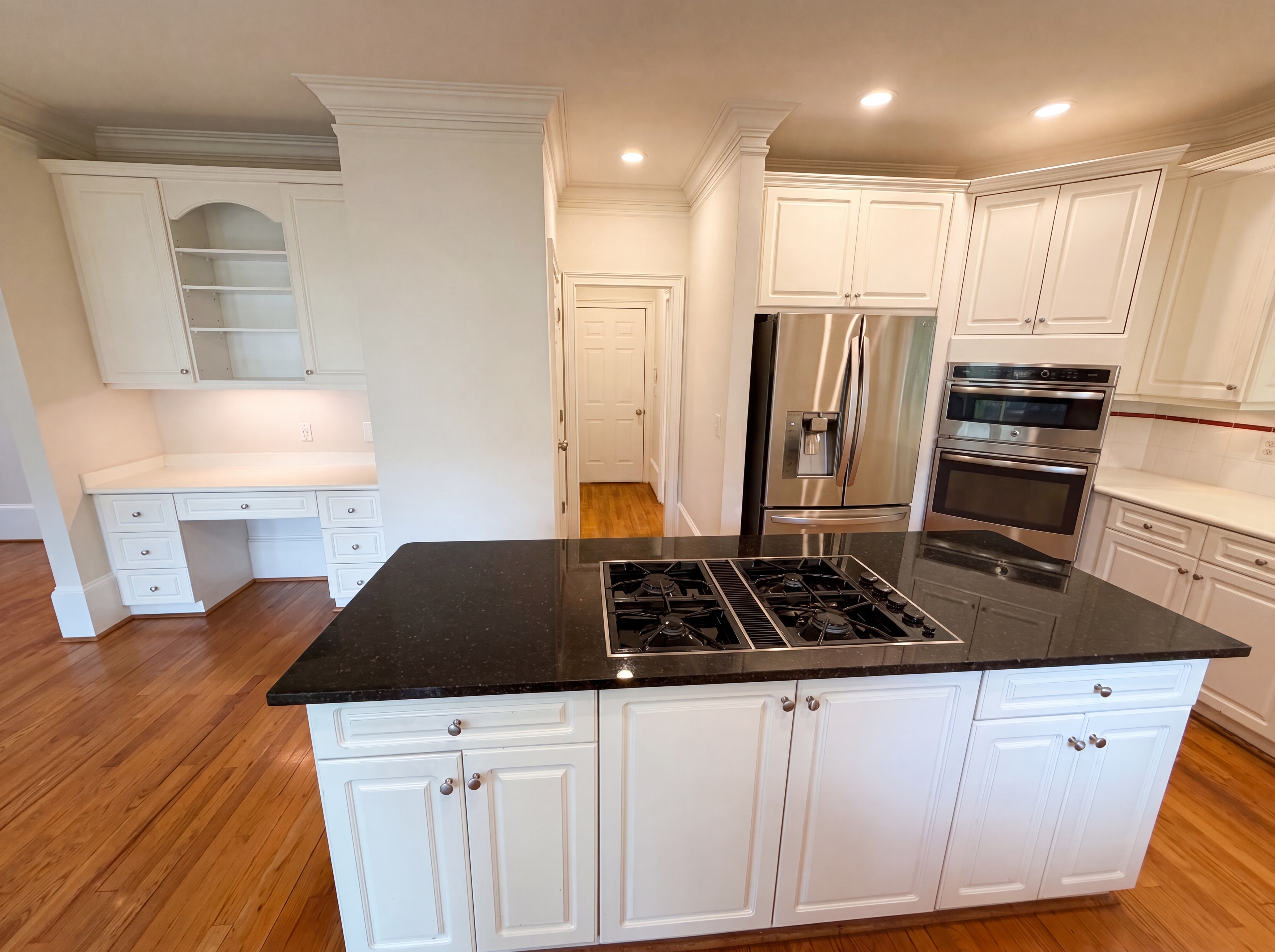 Photo 6 of 32 of 1984 Charrwood Ct, Marietta, GA