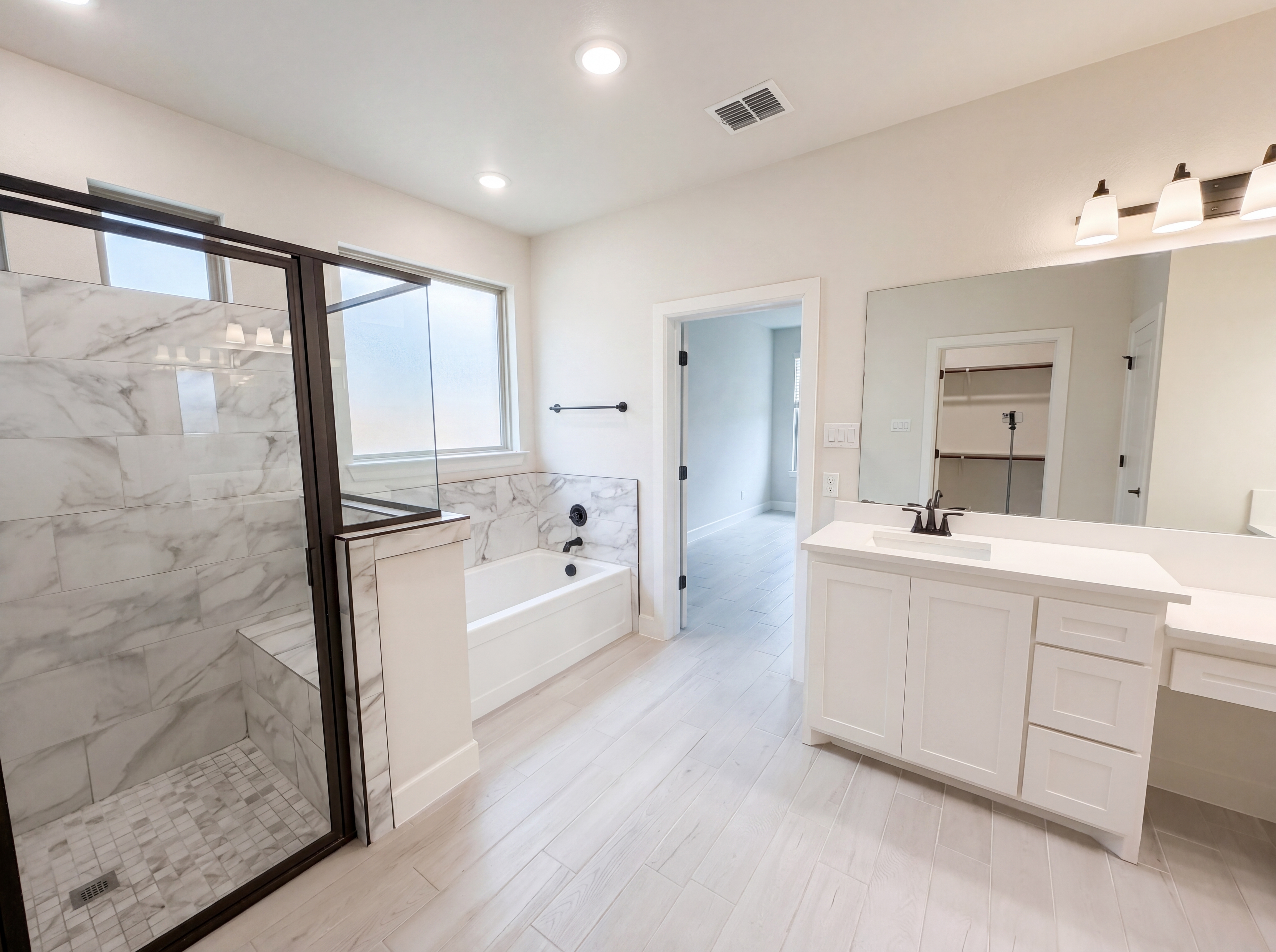 Photo 12 of 19 of 612 Wood Brook Ln, Burleson, TX