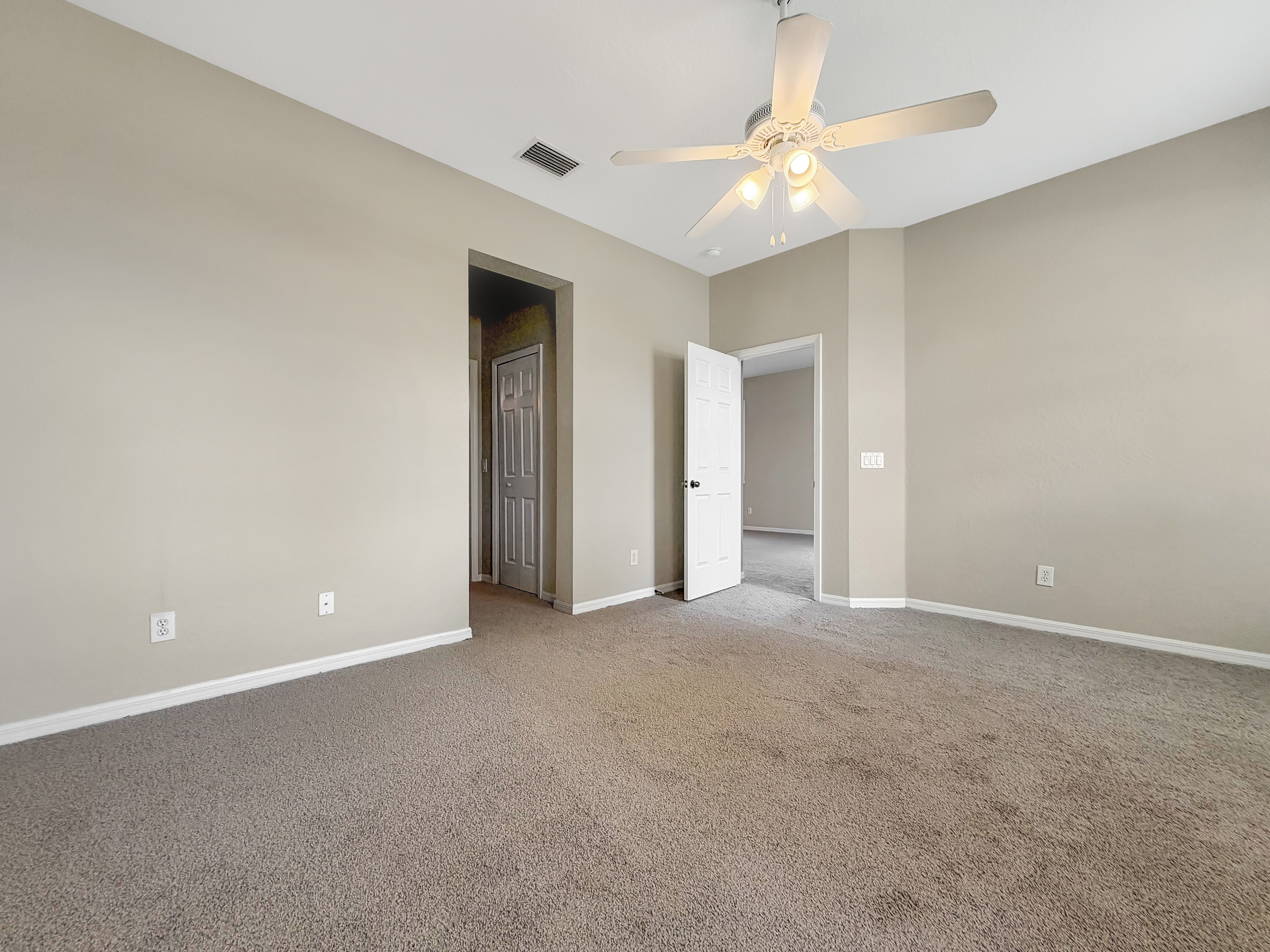 Photo 22 of 29 of 11520 Captiva Kay Dr, Riverview, FL