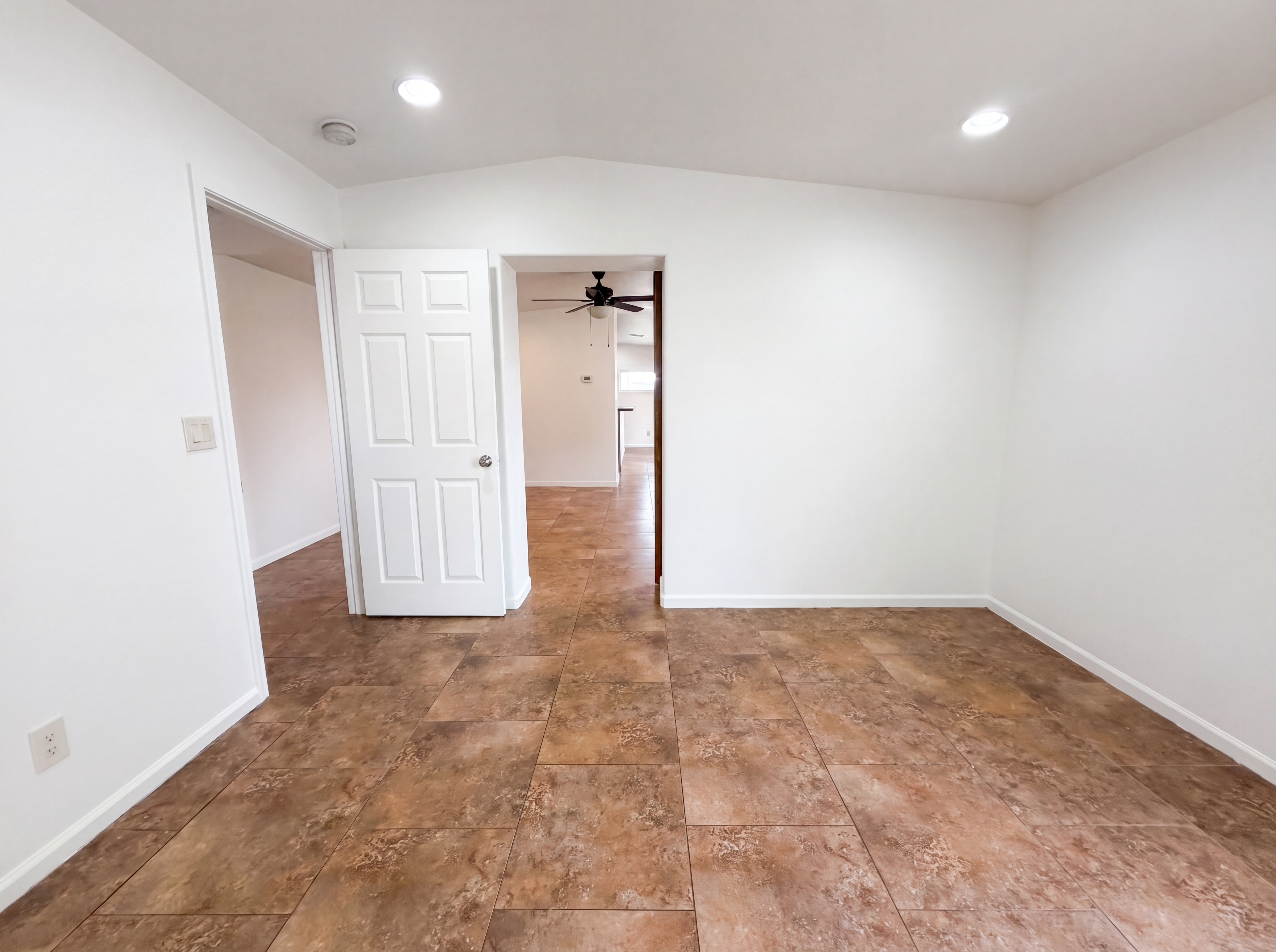 Photo 7 of 26 of 2722 E Nisbet Rd, Phoenix, AZ