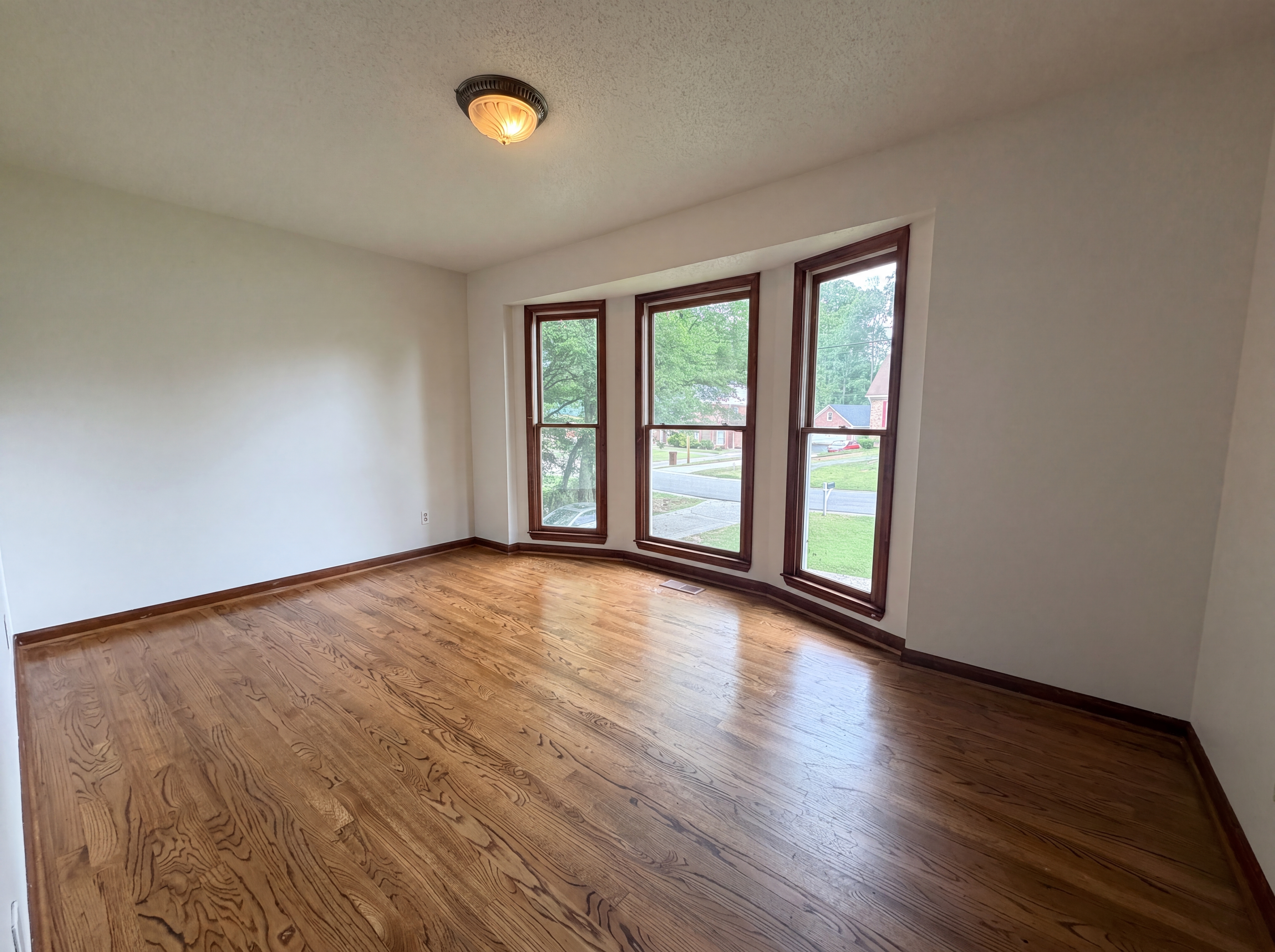 Photo 8 of 24 of 1223 6th St, Pleasant Grove, AL