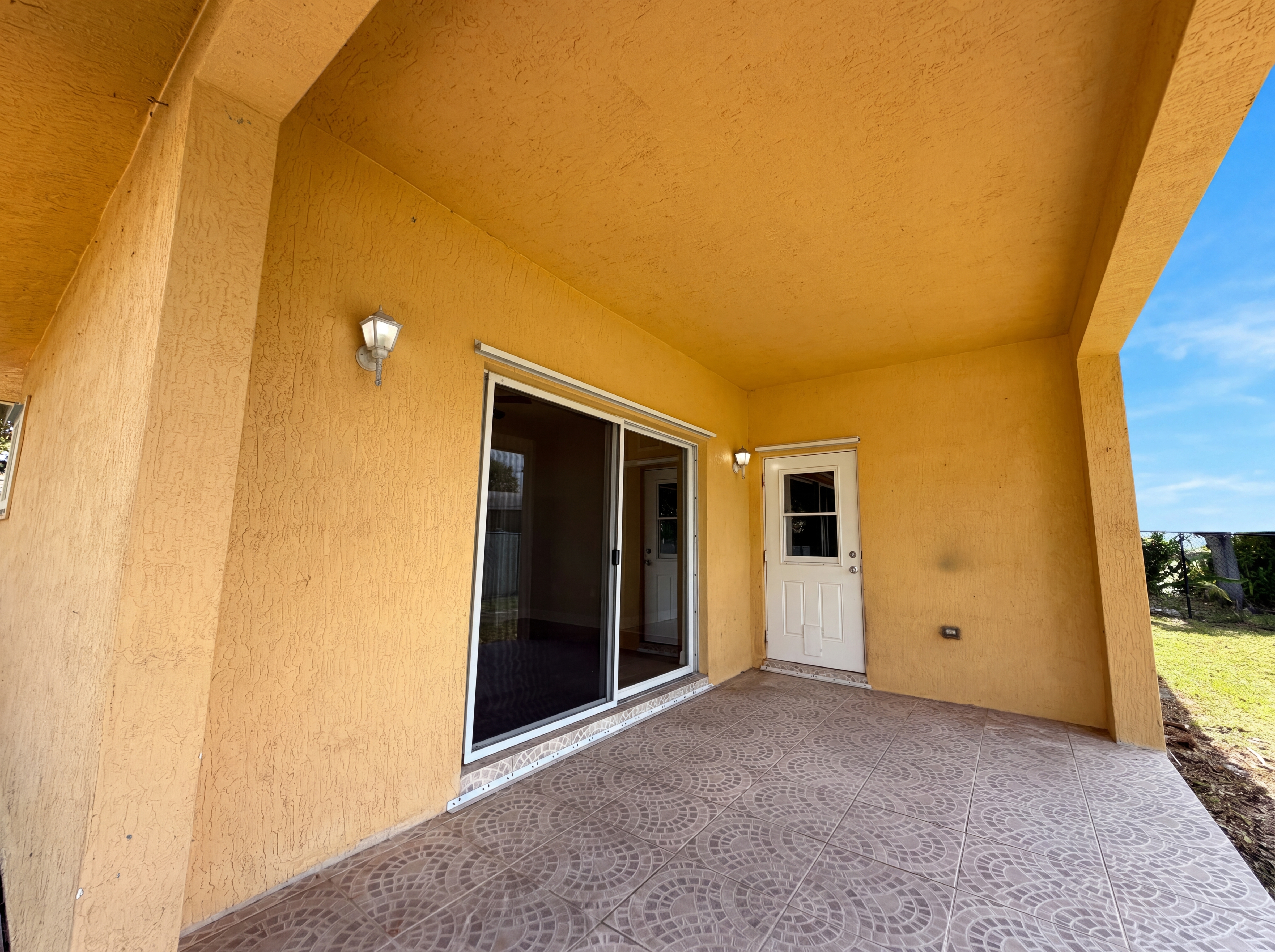 Photo 18 of 19 of 453 N Deerfield Ave, Deerfield Beach, FL
