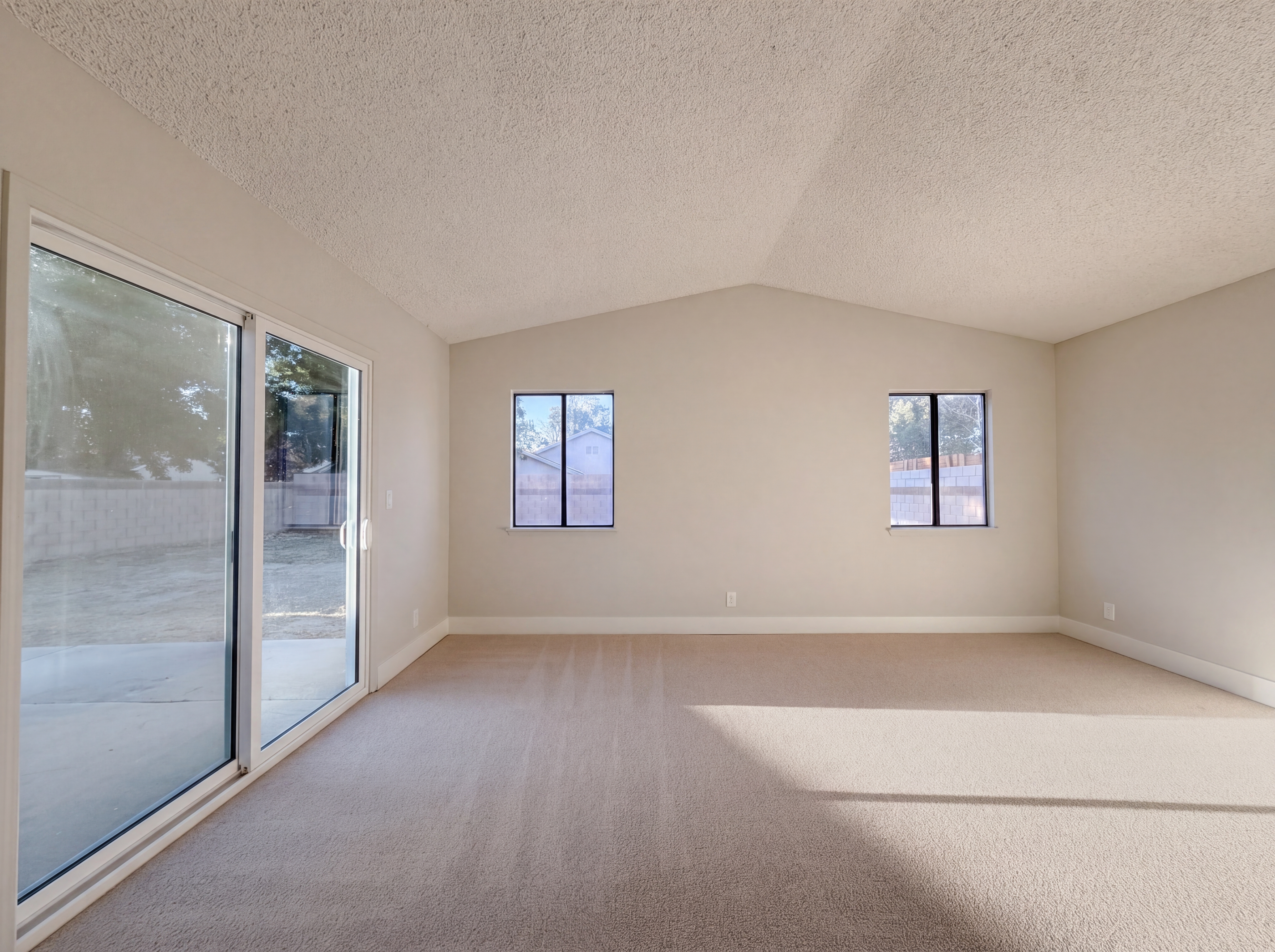Photo 15 of 23 of 2553 E Avenue J4, Lancaster, CA
