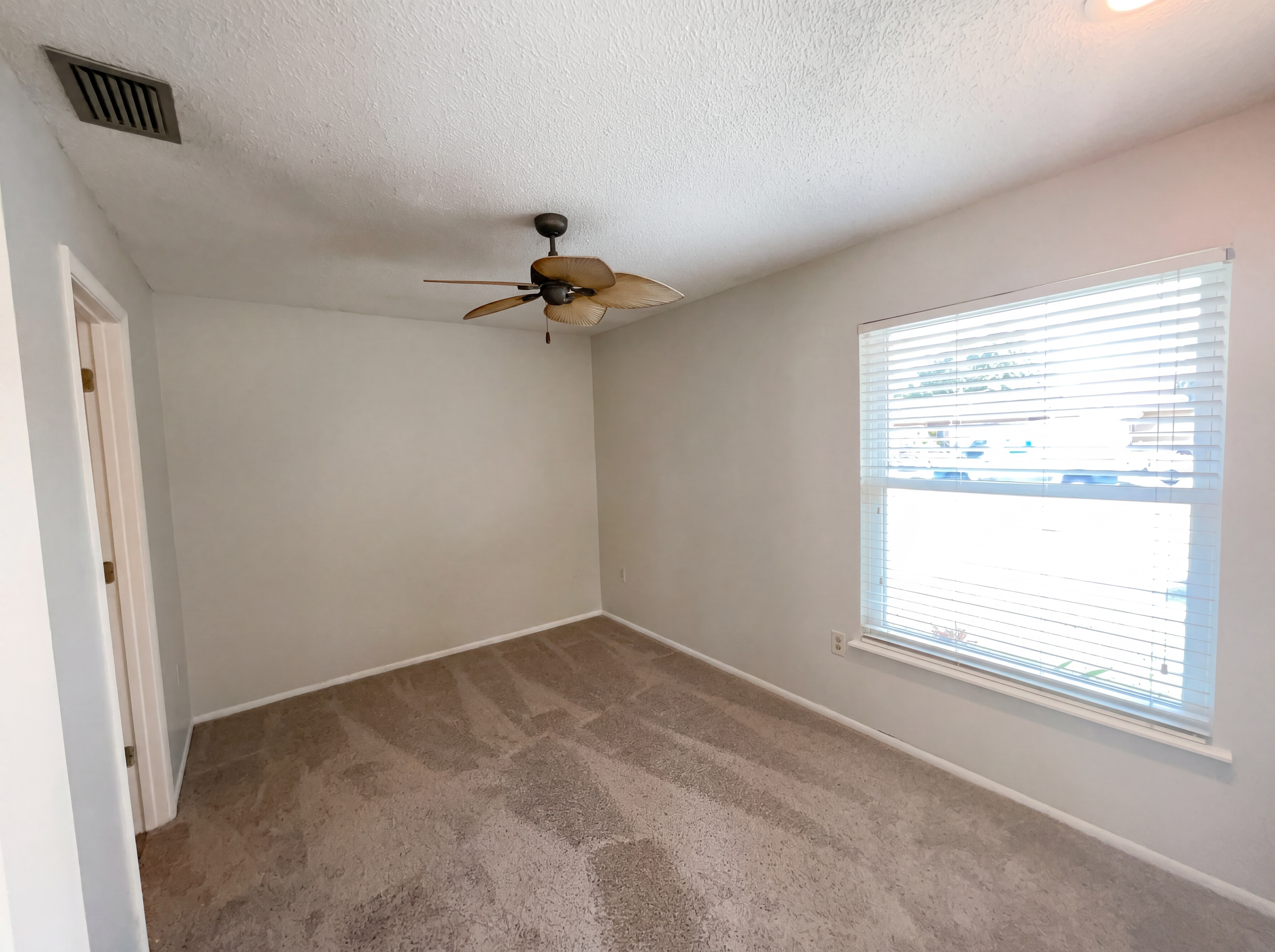 Photo 10 of 23 of 1015 Westside Dr, Winter Garden, FL