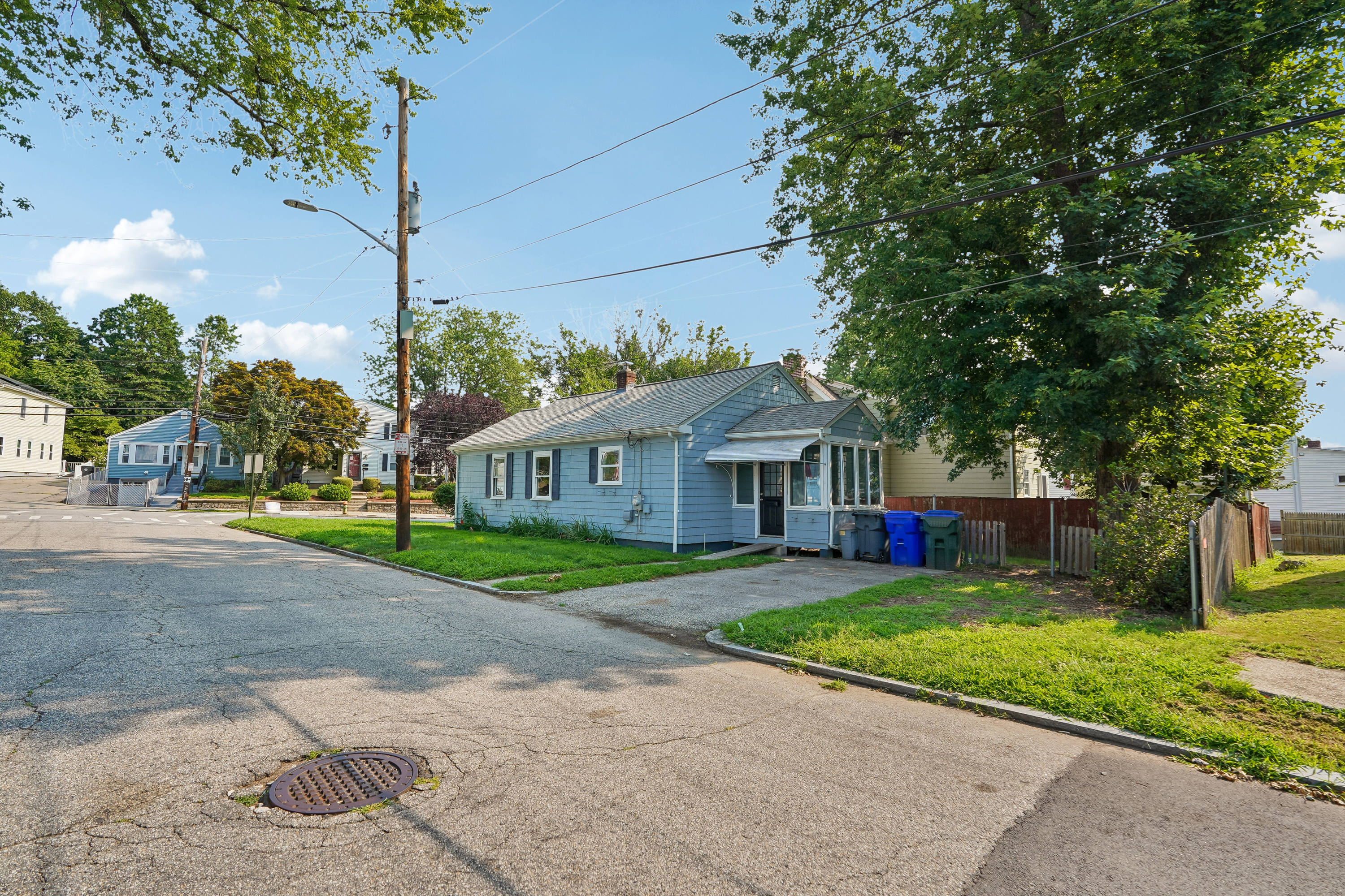 Photo 18 of 22 of 274 Whitford Ave, Providence, RI