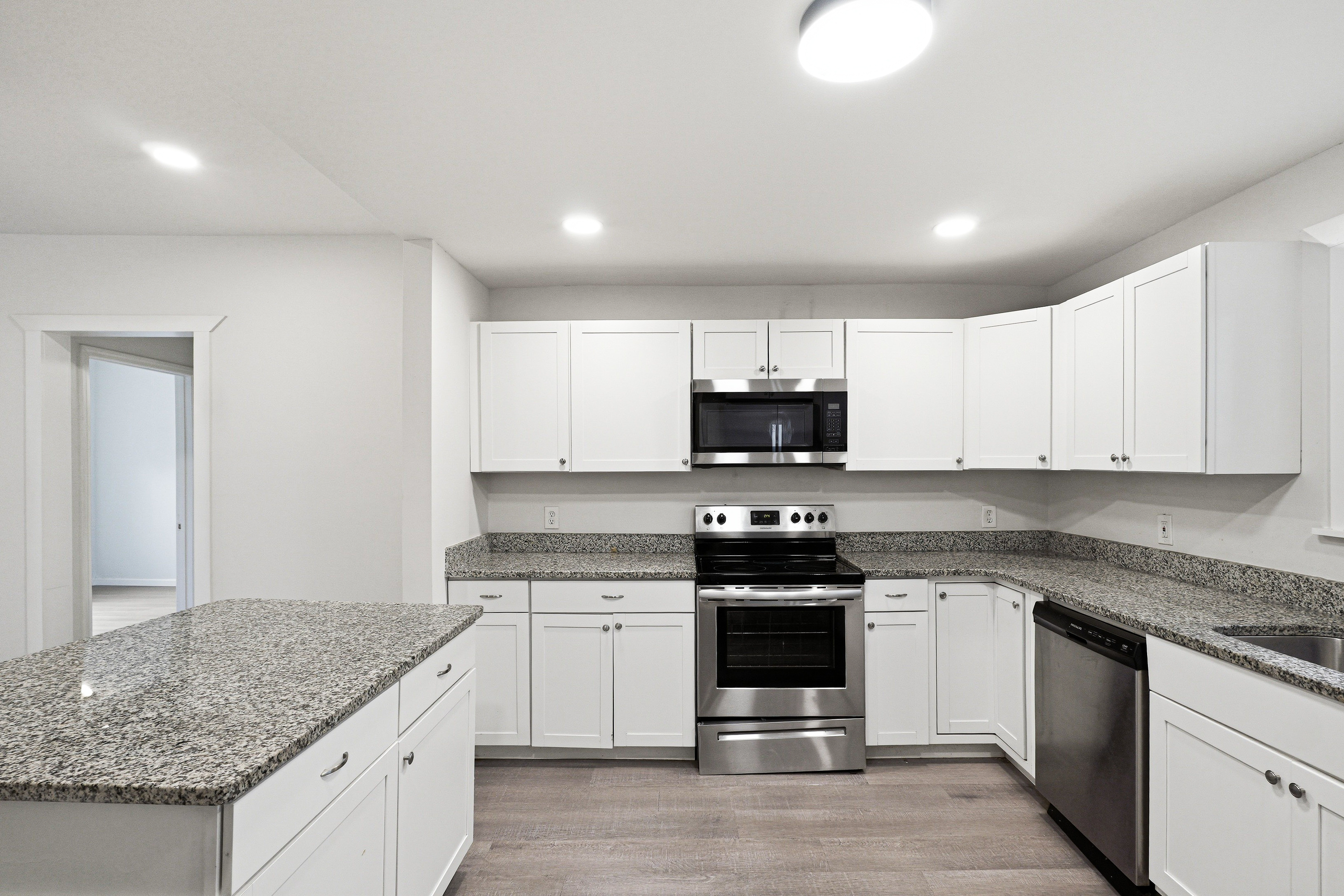 Photo 7 of 25 of 1233 Oakland Dr SW, Atlanta, GA