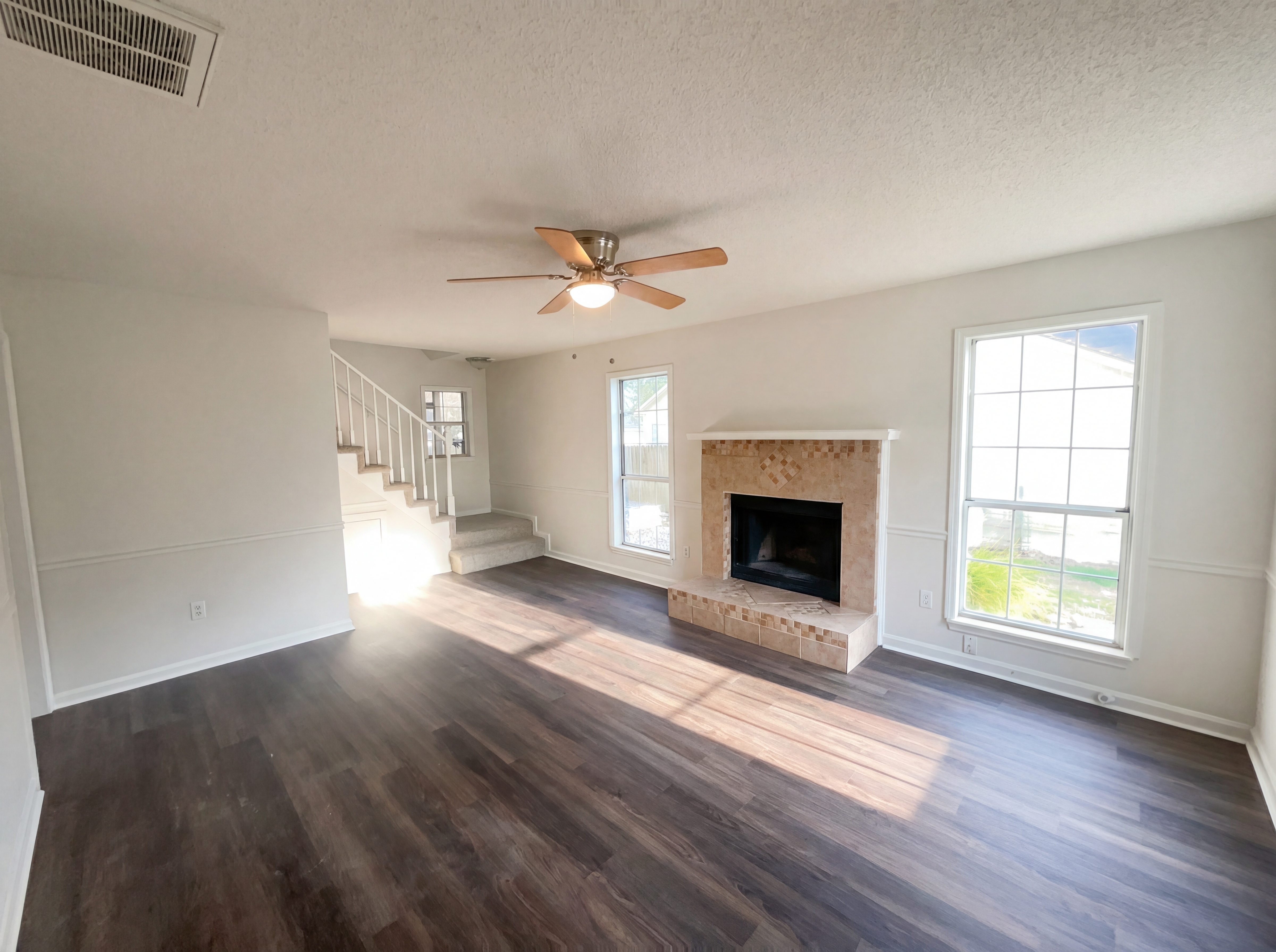 Photo 3 of 17 of 104 Nottingham Ct, Summerville, SC
